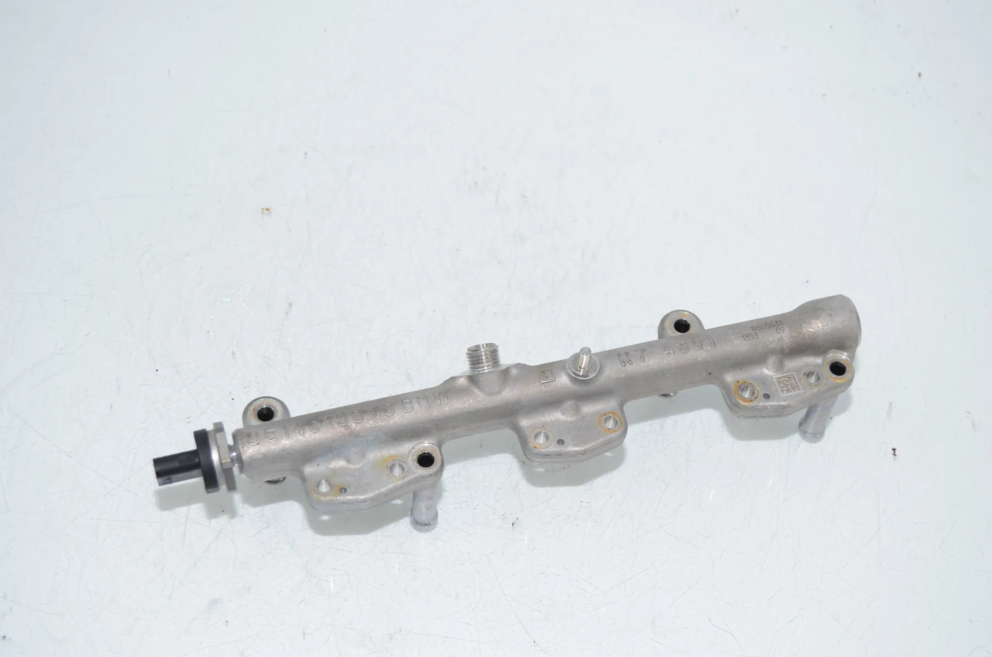 Fuel Rail – OEM 8665631 · BMW X1 (U11) (2022 - -) BMW X1 (U11) 2024 – 2