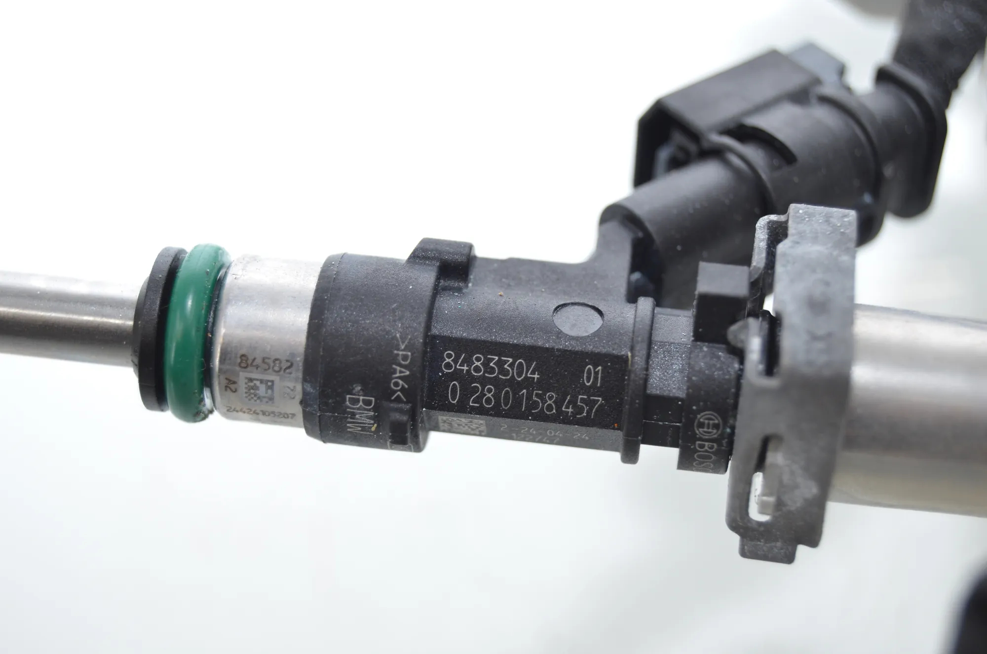 Fuel Rail – OEM 8483304 · BMW X1 (U11) (2022 - -) BMW X1 (U11) 2024 – 4