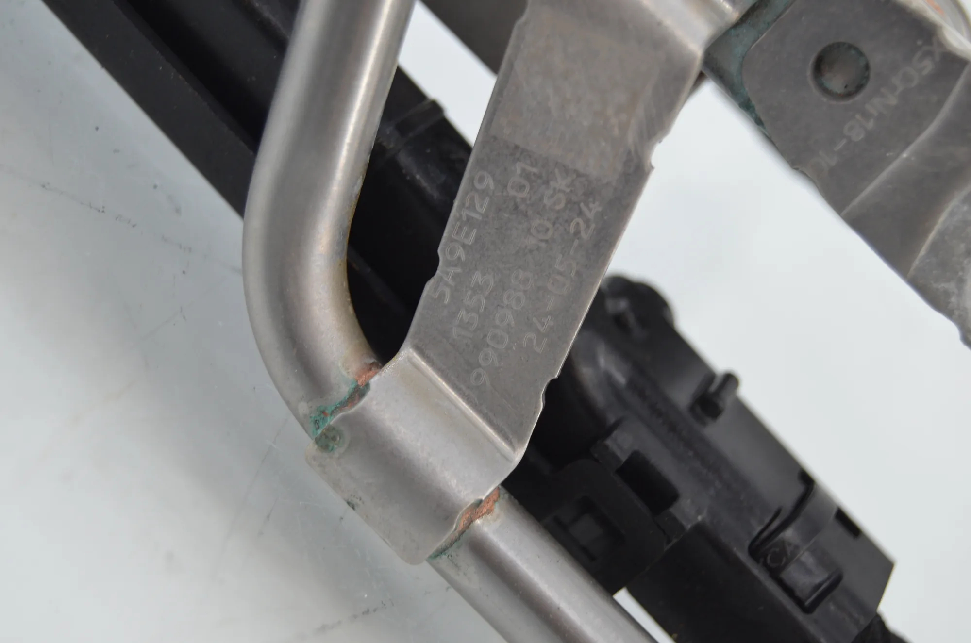 Fuel Rail – OEM 8483304 · BMW X1 (U11) (2022 - -) BMW X1 (U11) 2024 – 5