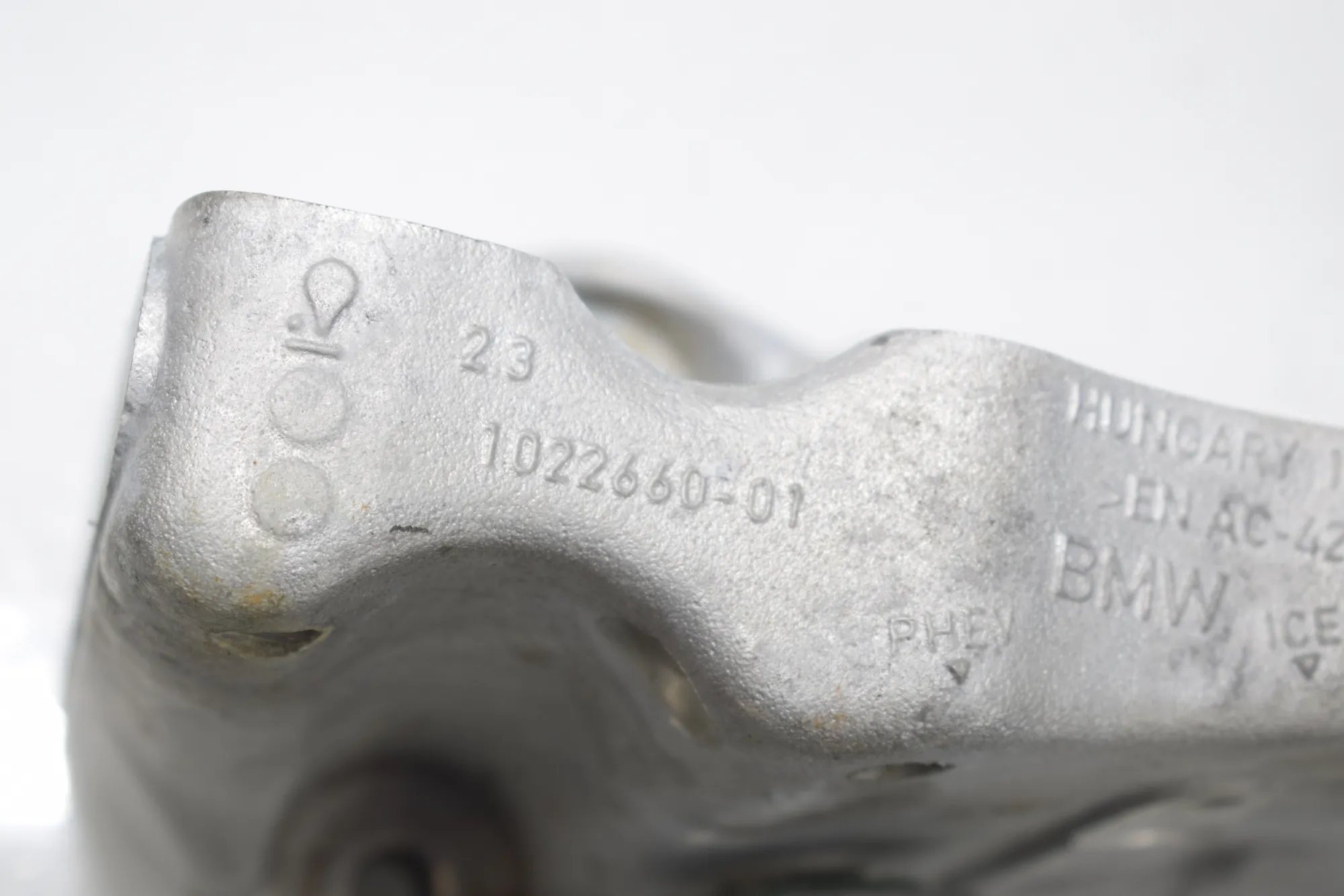 Right Side Engine Bracket – OEM 1022660 · BMW X1 (U11) (2022 - -) BMW X1 (U11) 2024 – 4