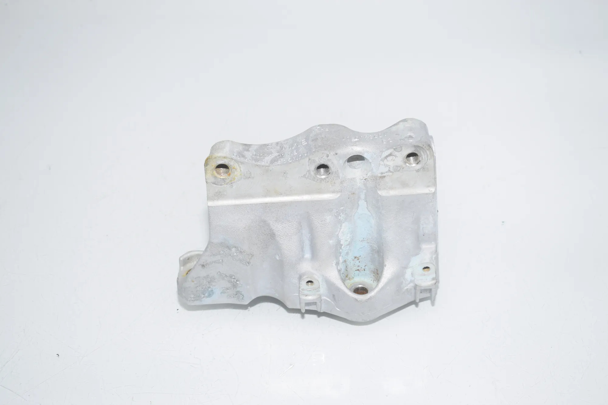 Right Side Engine Bracket – OEM 1022660 · BMW X1 (U11) (2022 - -) BMW X1 (U11) 2024 – 2