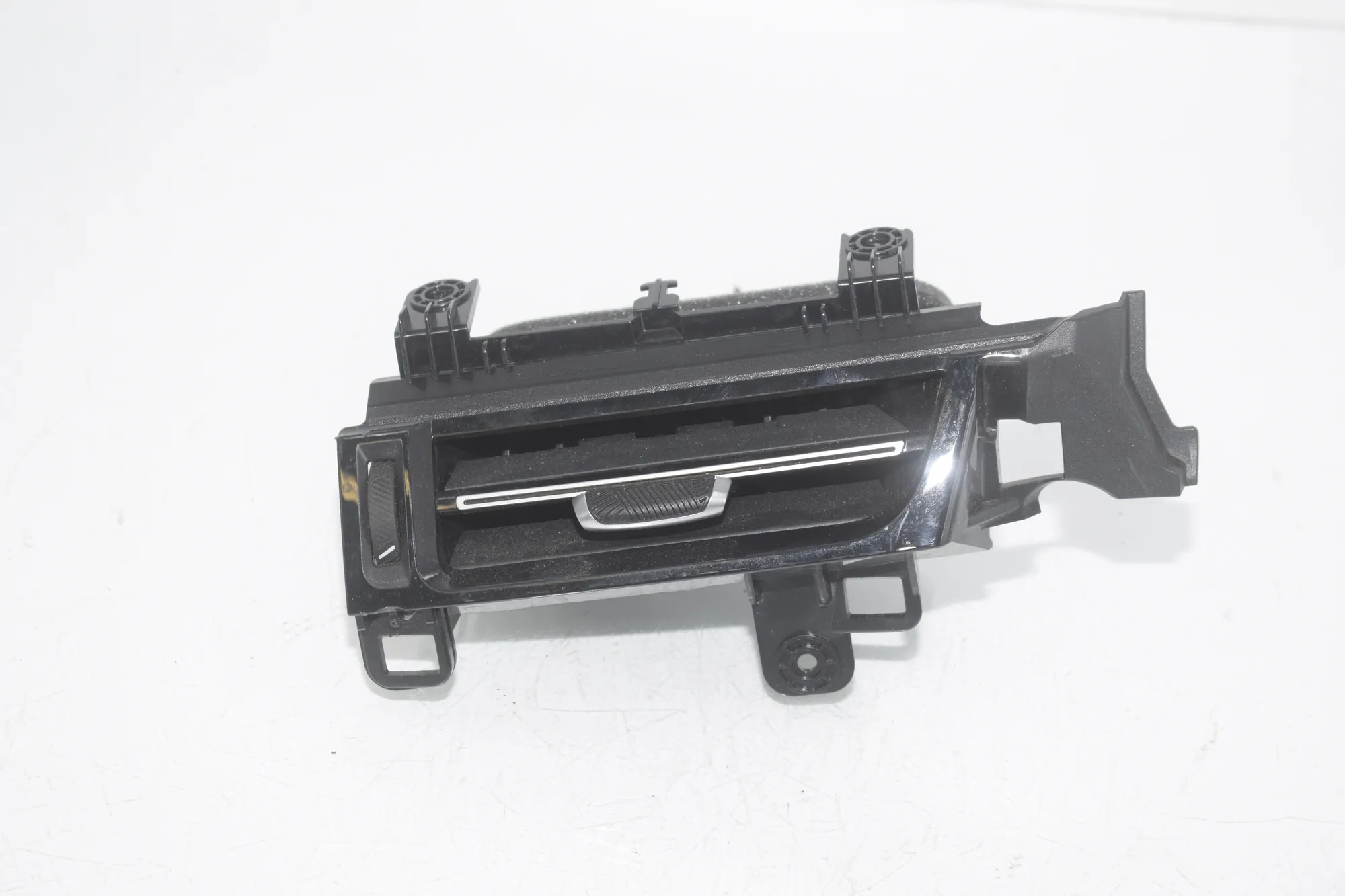 Dashboard Air Vents – OEM 9483382 · BMW X1 (U11) (2022 - -) BMW X1 (U11) 2024
