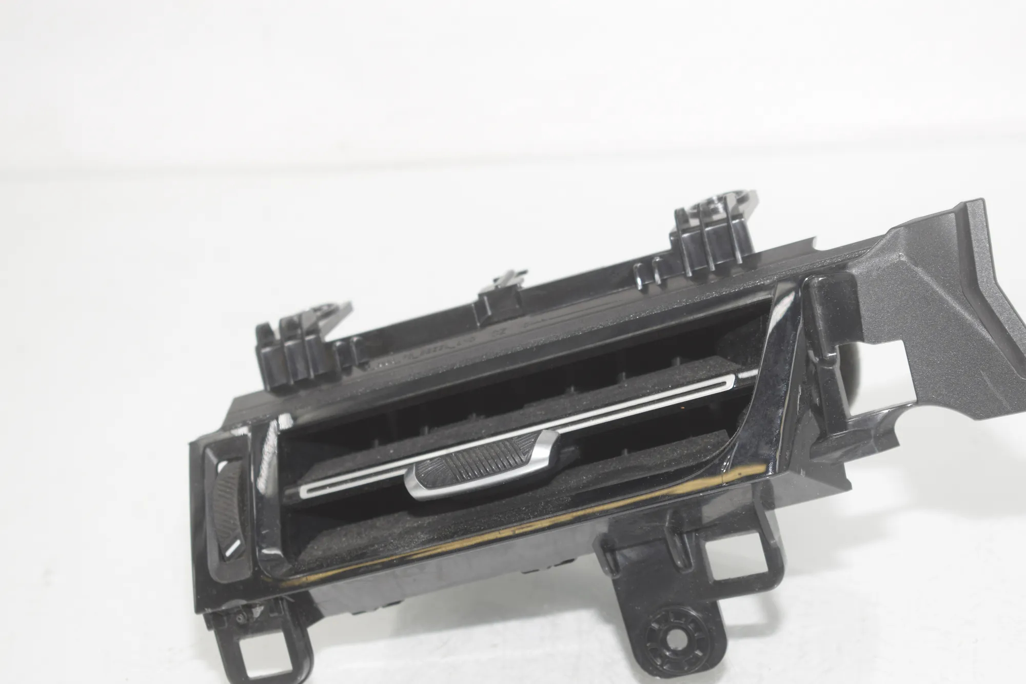 Dashboard Air Vents – OEM 9483382 · BMW X1 (U11) (2022 - -) BMW X1 (U11) 2024 – 2