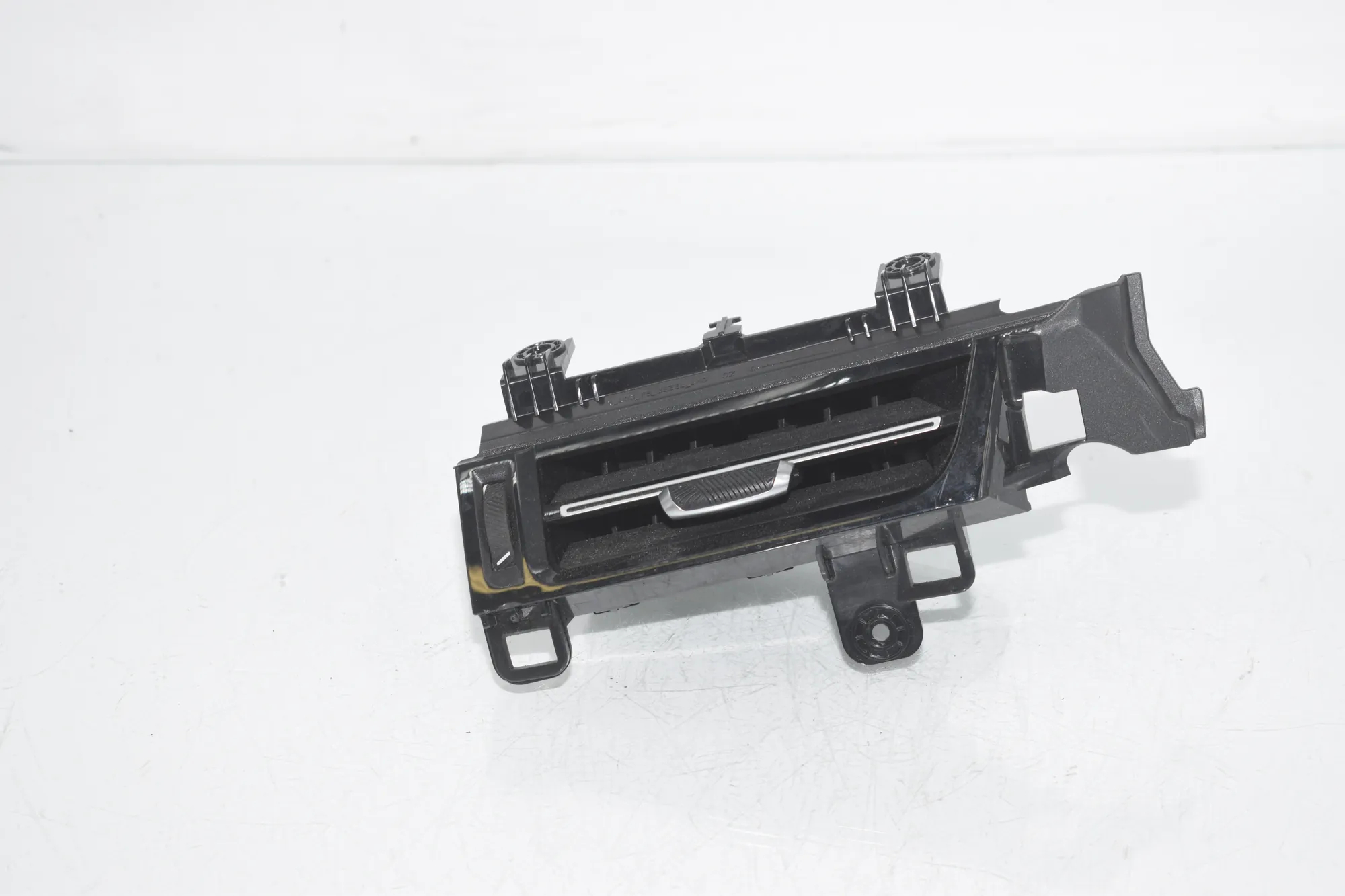 Dashboard Air Vents – OEM 9483382 · BMW X1 (U11) (2022 - -) BMW X1 (U11) 2024 – 3