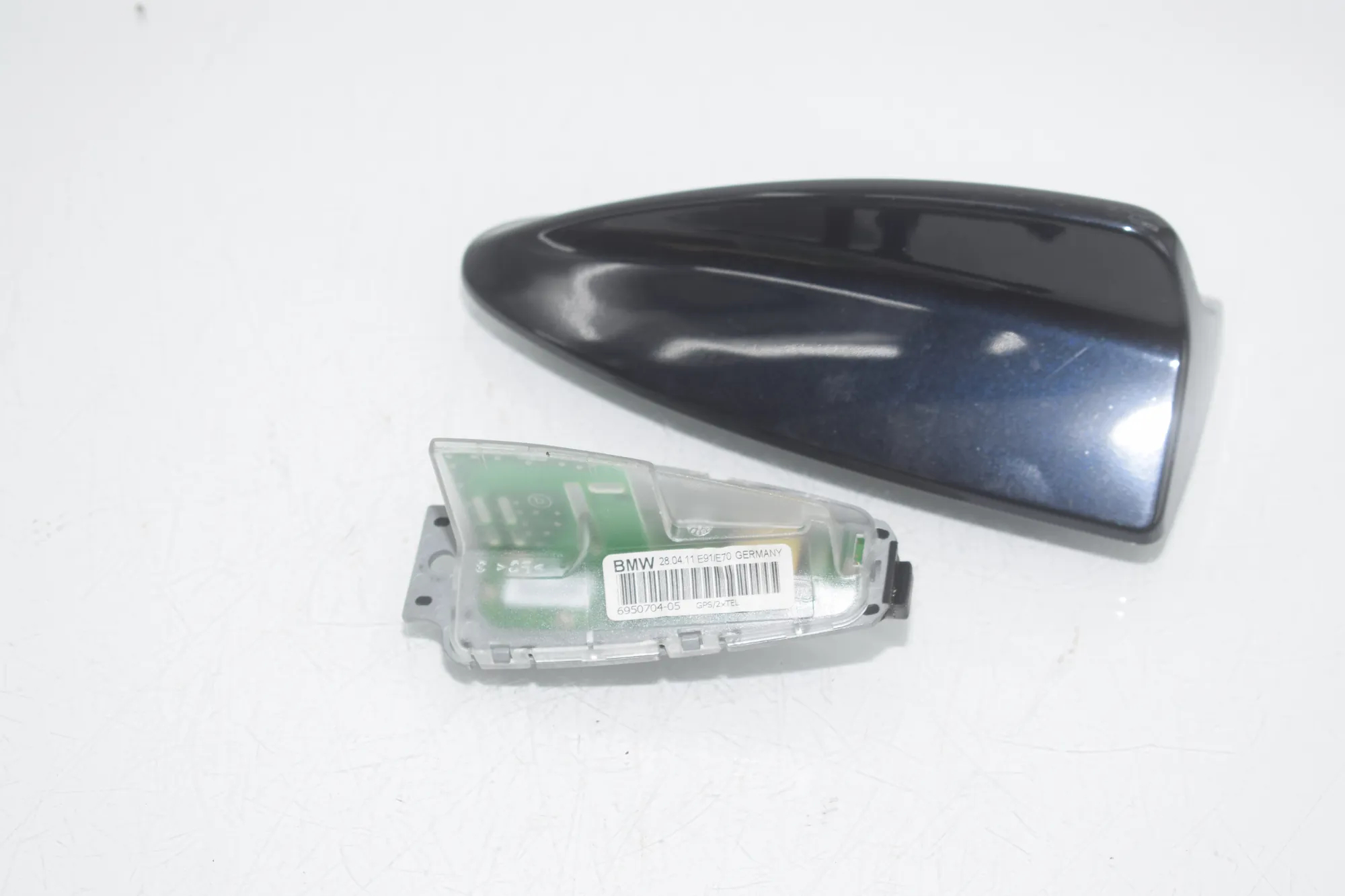 Antenna Trim – OEM 6950704 · BMW 5 Touring (F11) 530 d xDrive 2011