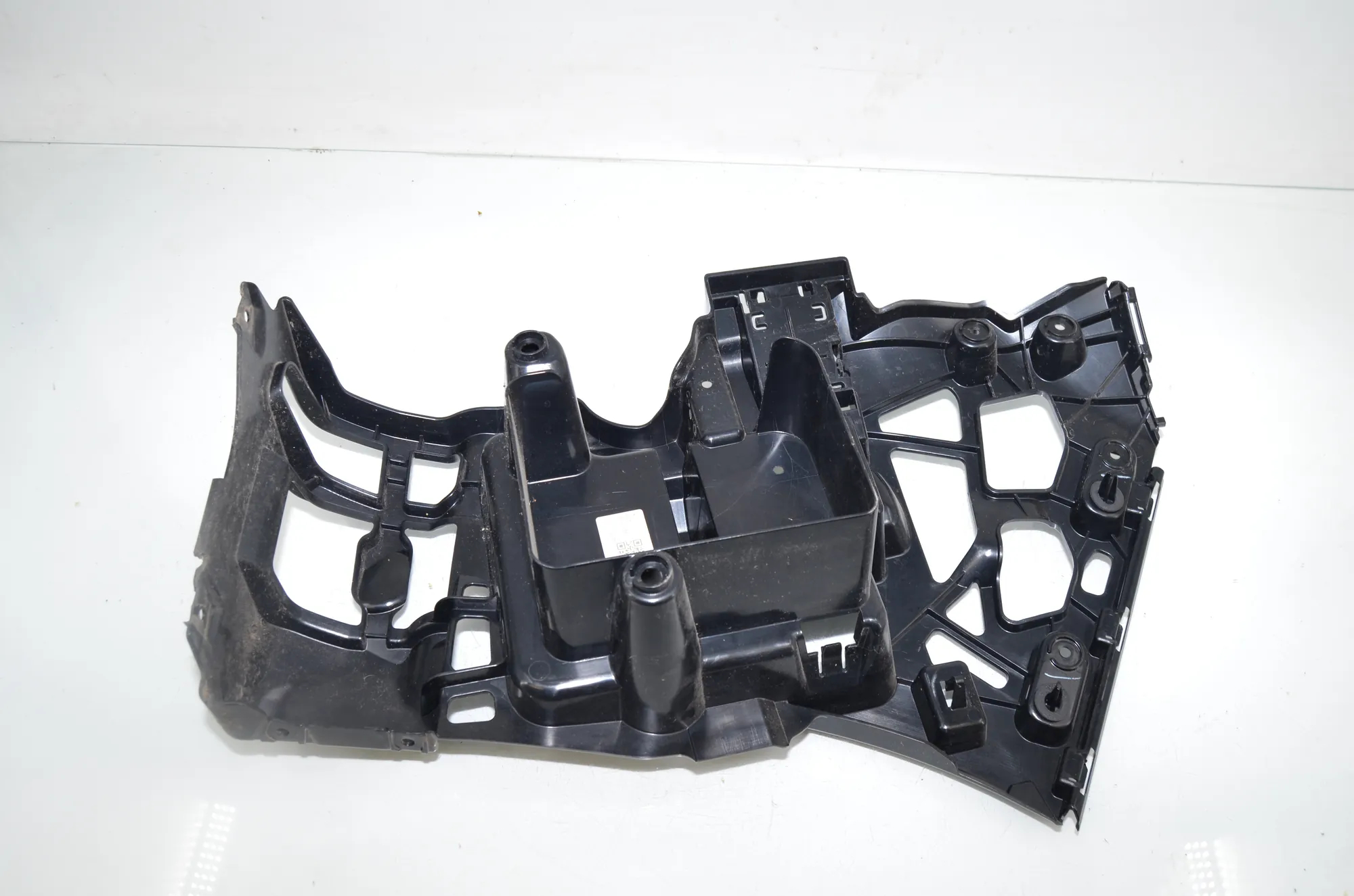 Rear Left Bumper Bracket – OEM 51129883543 · BMW X1 (U11) BMW X1 (U11) BMW X1 (U11) sDrive 18 i 2024 – 3