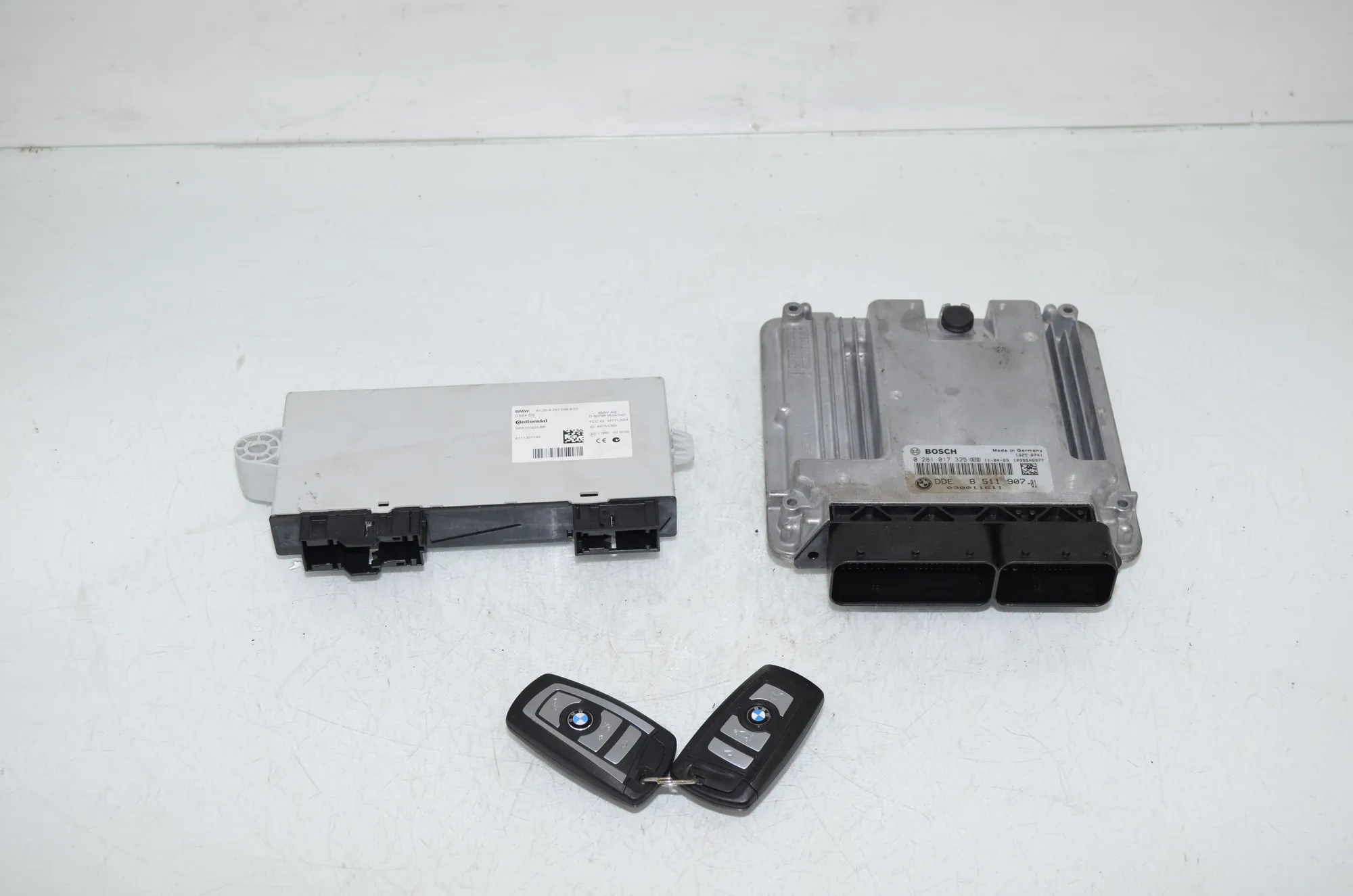 Engine Ignition ECU Set – OEM 9257038 · BMW 5 Touring (F11) 530 d xDrive 2011