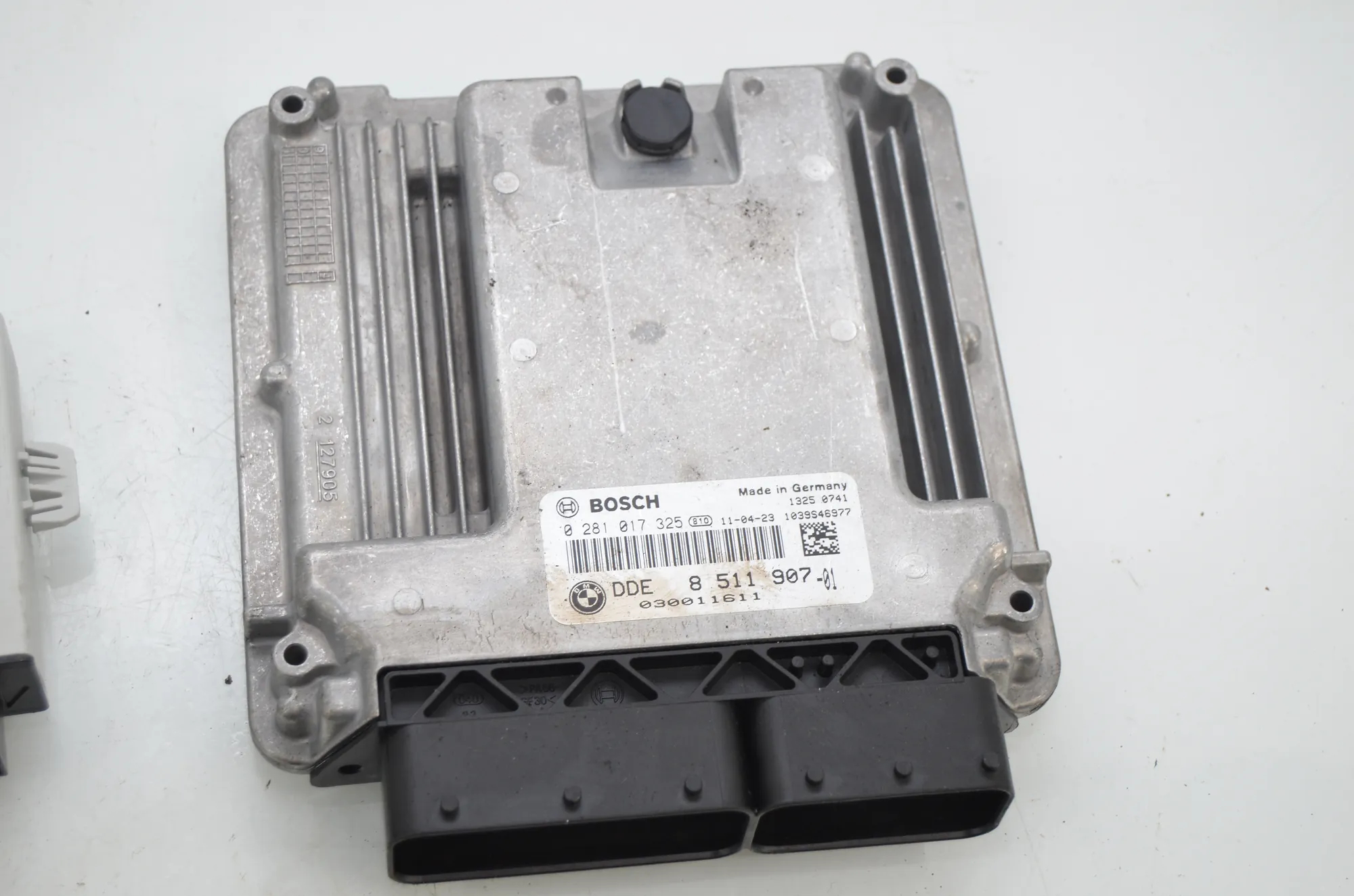 Engine Ignition ECU Set – OEM 9257038 · BMW 5 Touring (F11) 530 d xDrive 2011 – 4