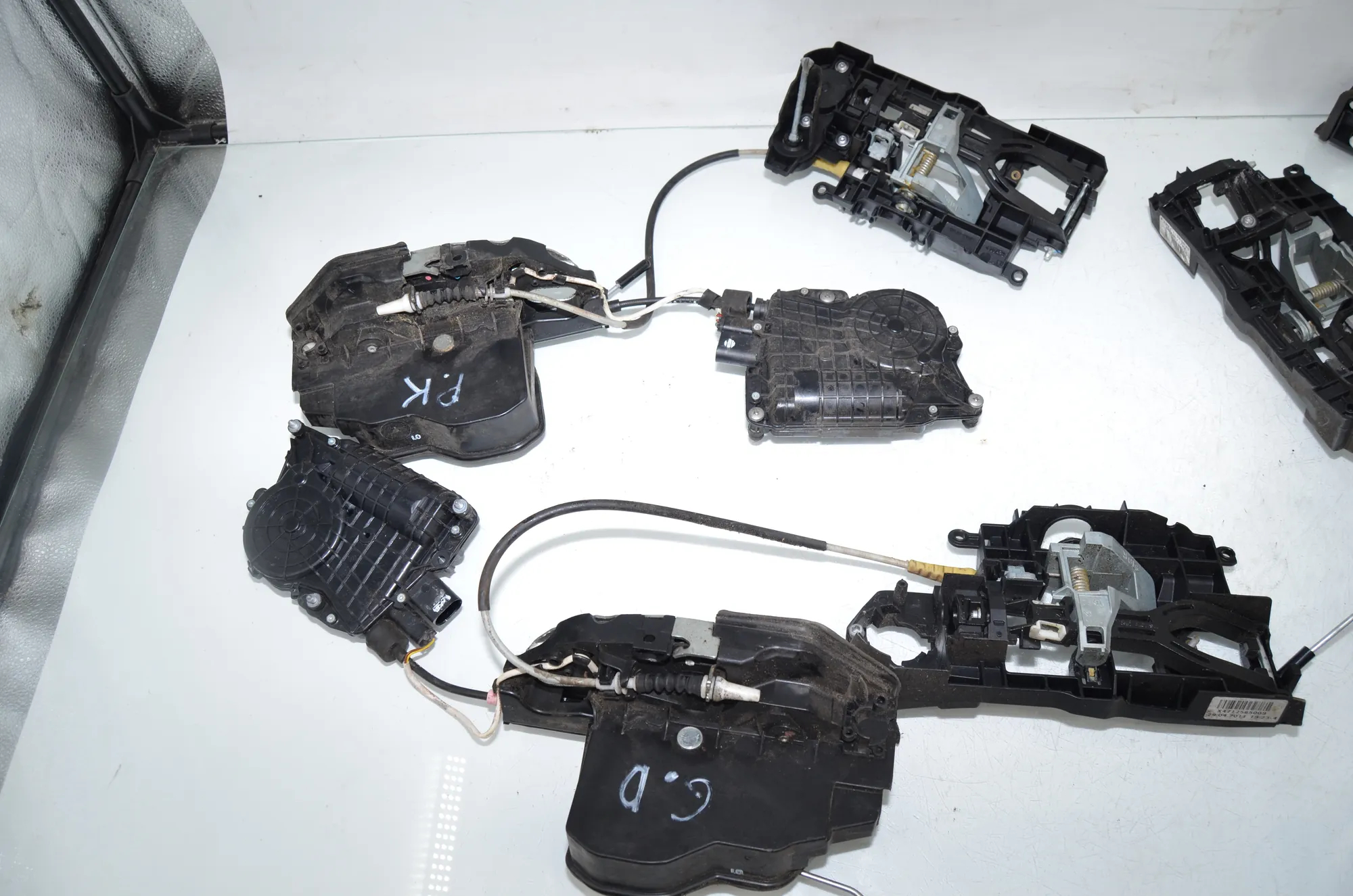 Door Locks Soft Close Kit – OEM 7154515 · BMW 5 Touring (F11) 530 d xDrive 2011 – 6