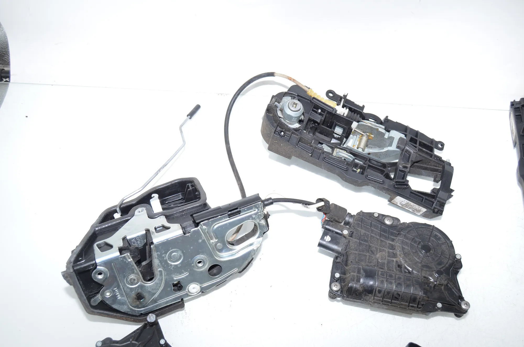 Door Locks Soft Close Kit – OEM 7154515 · BMW 5 Touring (F11) 530 d xDrive 2011 – 3