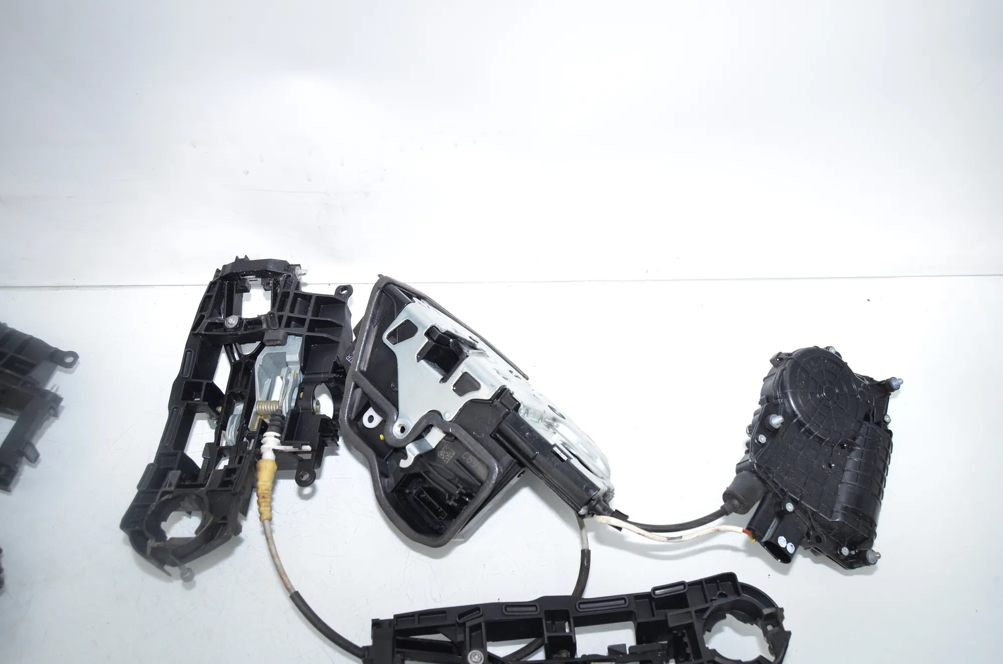 Door Locks Soft Close Kit – OEM 7154515 · BMW 5 Touring (F11) 530 d xDrive 2011 – 4