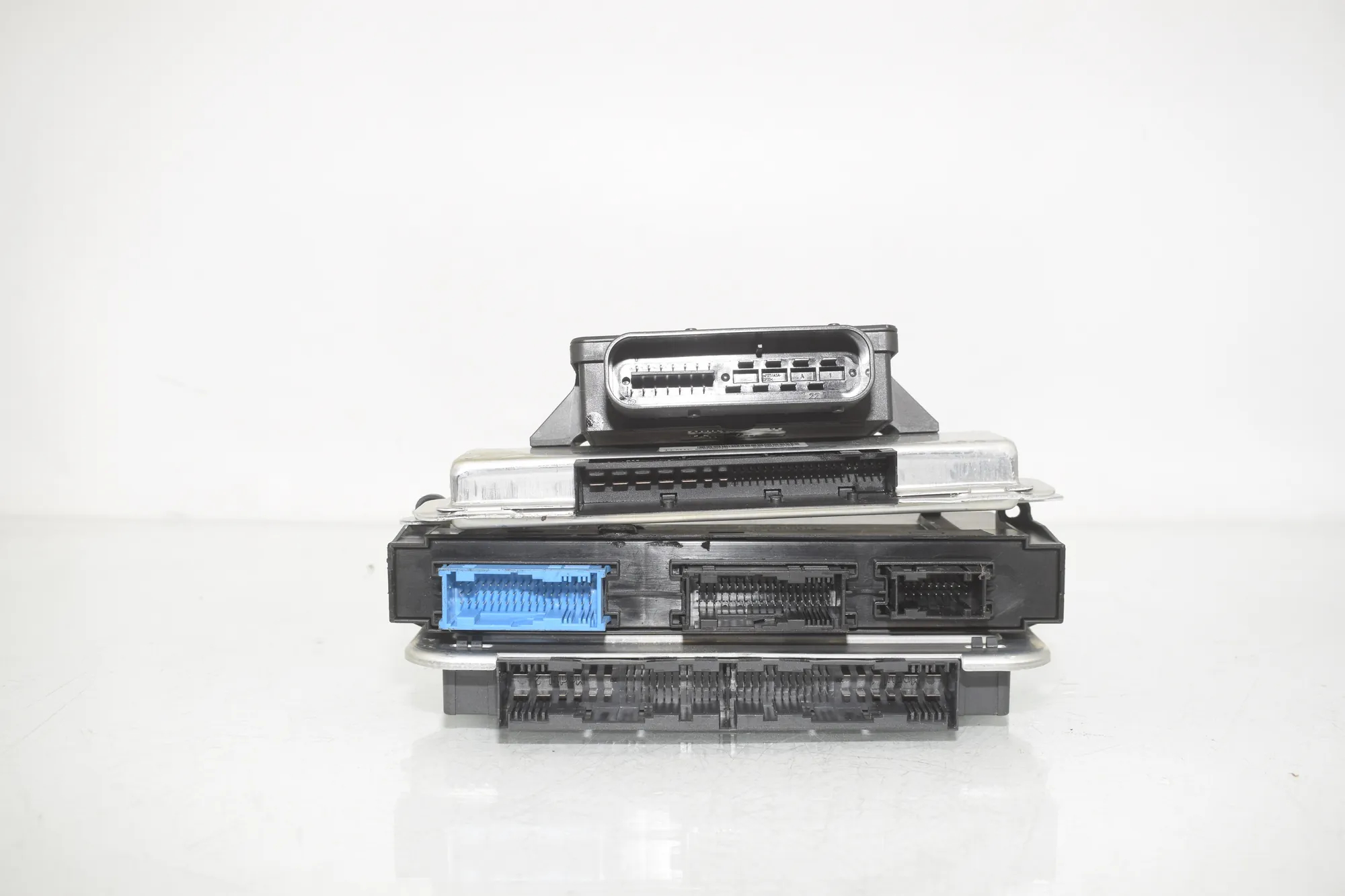 Other Control Units – OEM 6799083 · BMW 5 Touring (F11) 530 d xDrive 2011 – 4
