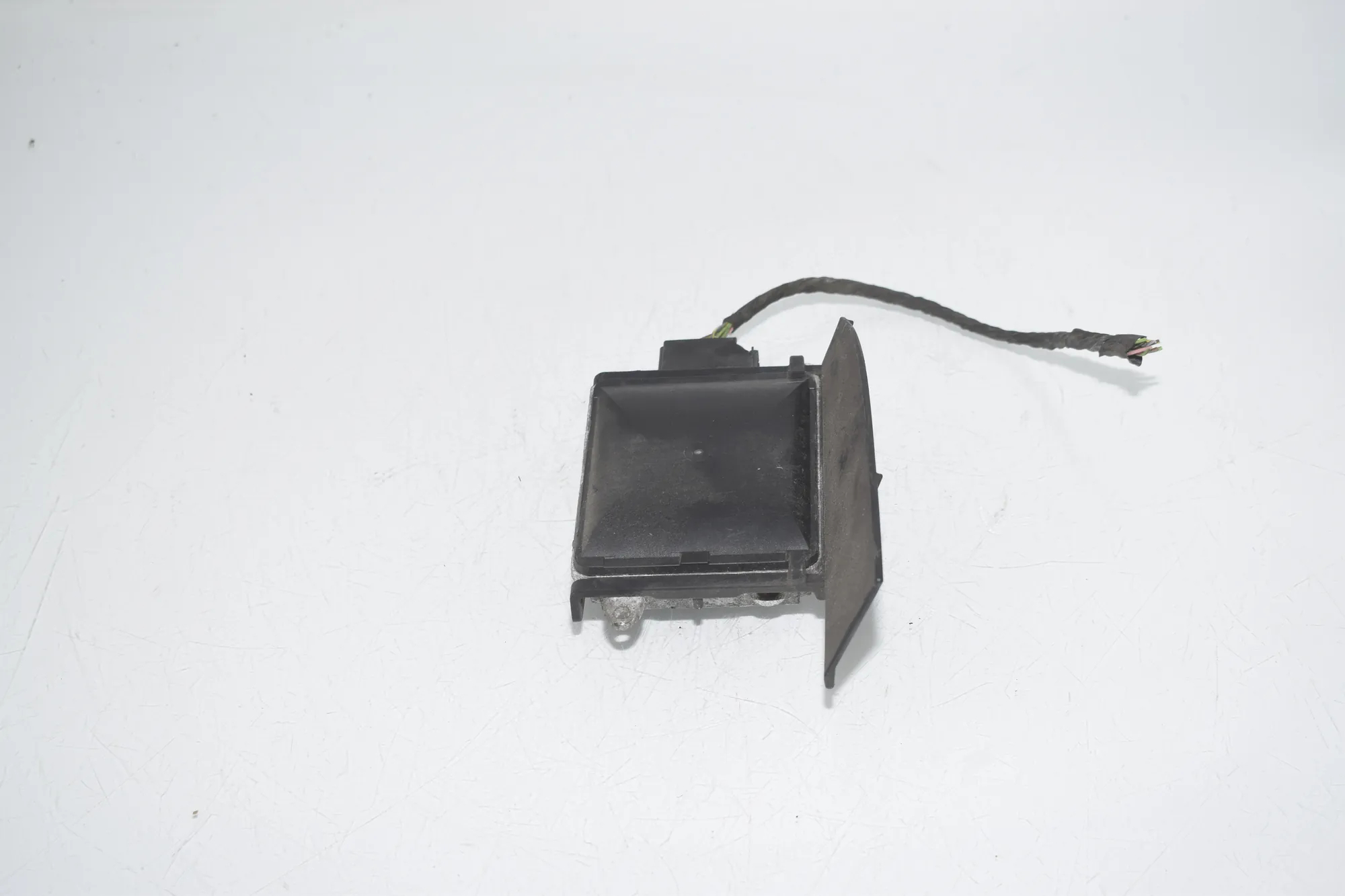 Blind Spot Control Module – OEM 6851149 · BMW 5 Touring (F11) 530 d xDrive 2011 – 3