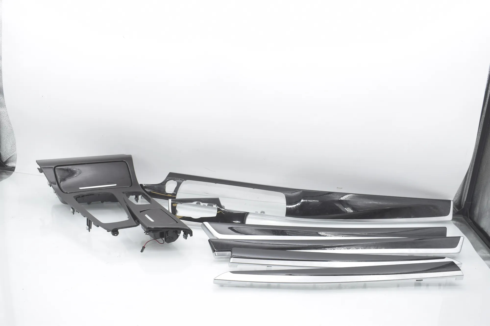 Interior Trim Strips Kit – OEM 9192937 · BMW 5 Touring (F11) 530 d xDrive 2011 – 6