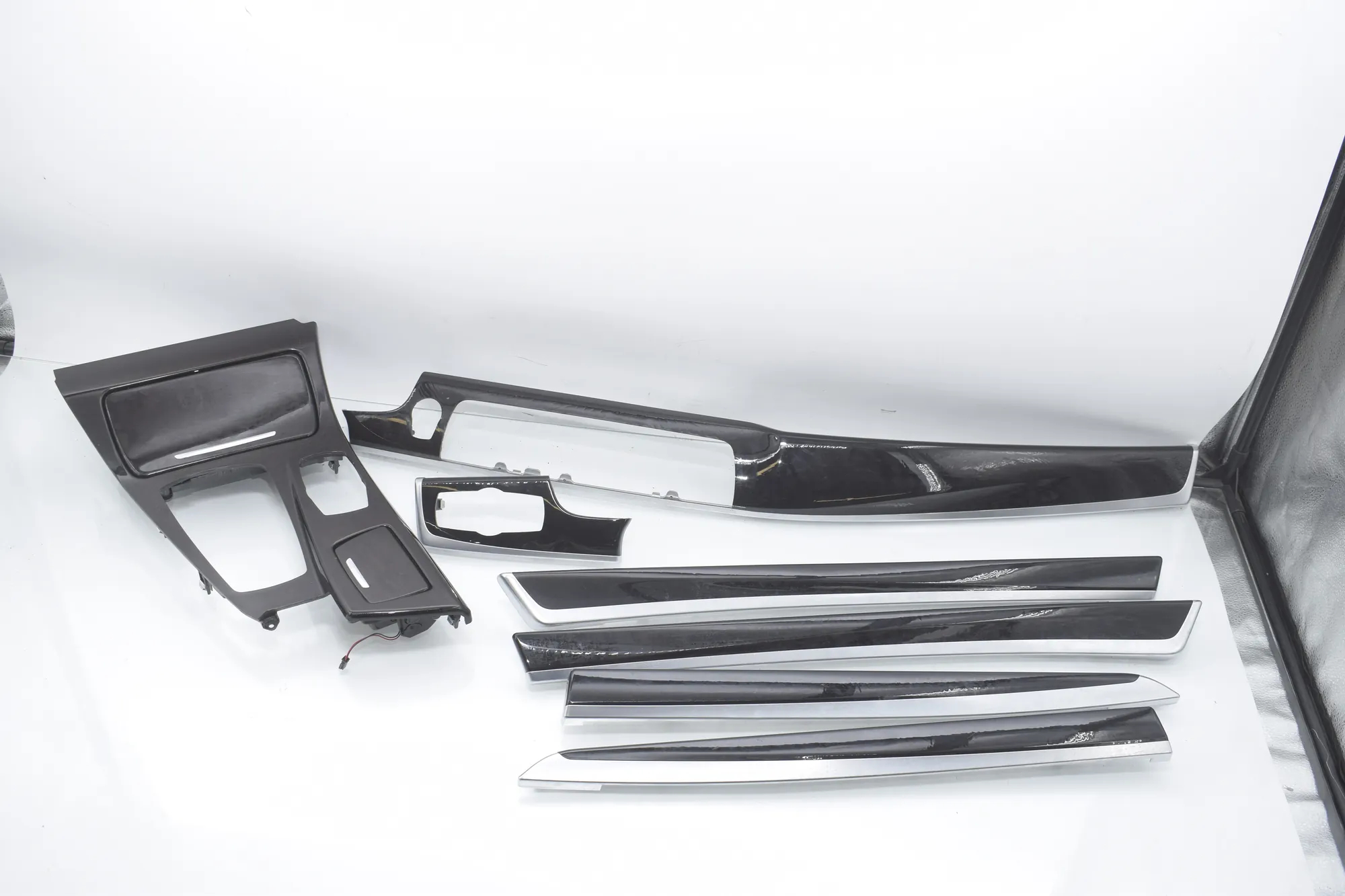 Interior Trim Strips Kit – OEM 9192937 · BMW 5 Touring (F11) 530 d xDrive 2011 – 4