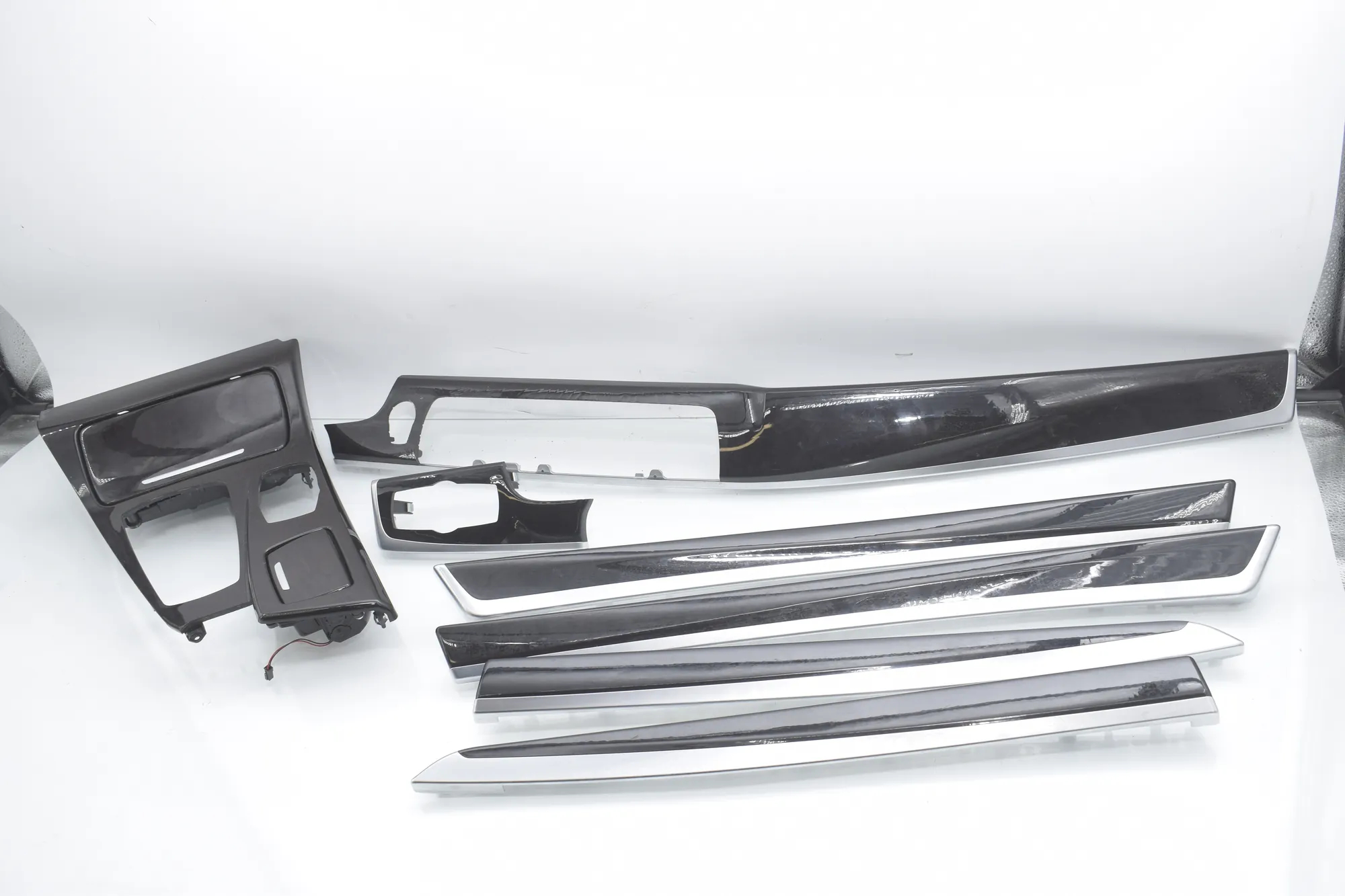 Interior Trim Strips Kit – OEM 9192937 · BMW 5 Touring (F11) 530 d xDrive 2011 – 5