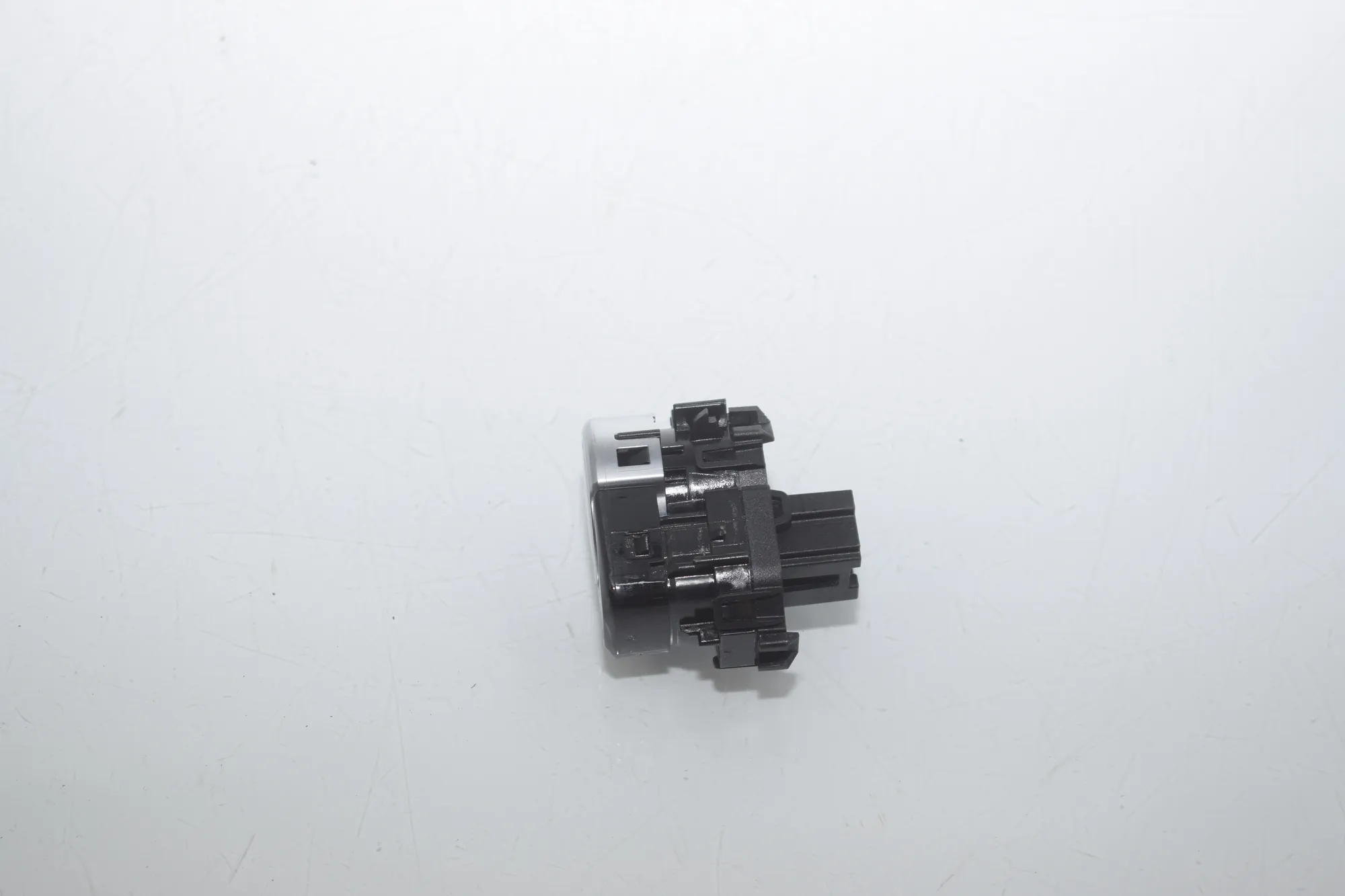 Ignition Start Button – OEM 6835087 · BMW 5 Touring (G31) (2017 - -) 520 d 2019 – 4