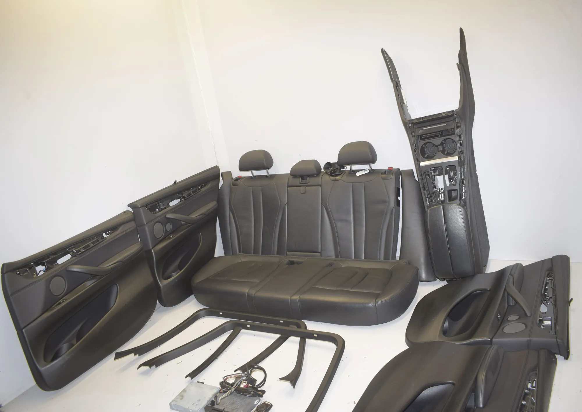 Seat set – OEM 9321038 · BMW X5 (F15, F85) M 50 d 2014 – 13