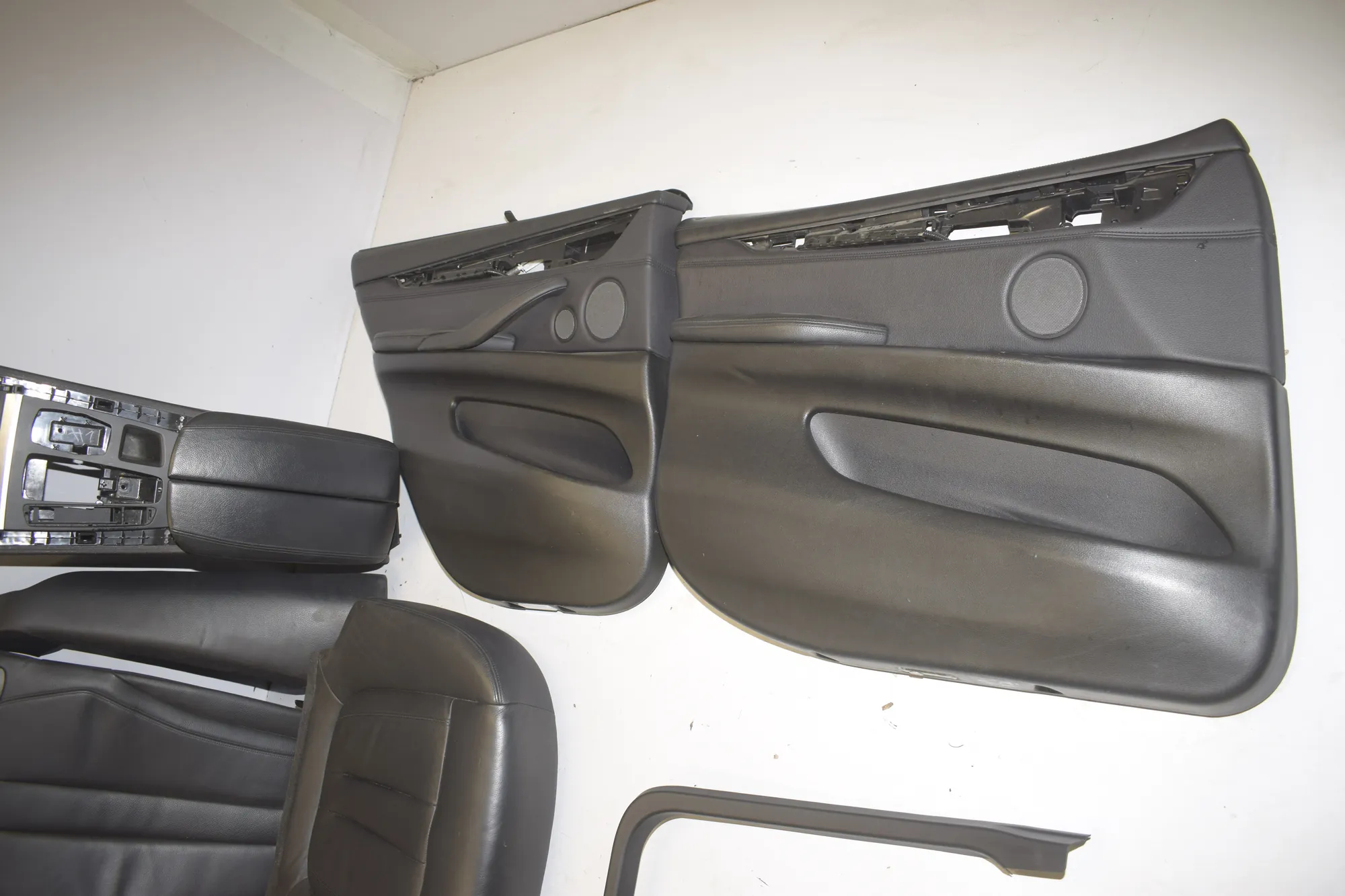 Seat set – OEM 9321038 · BMW X5 (F15, F85) M 50 d 2014 – 16