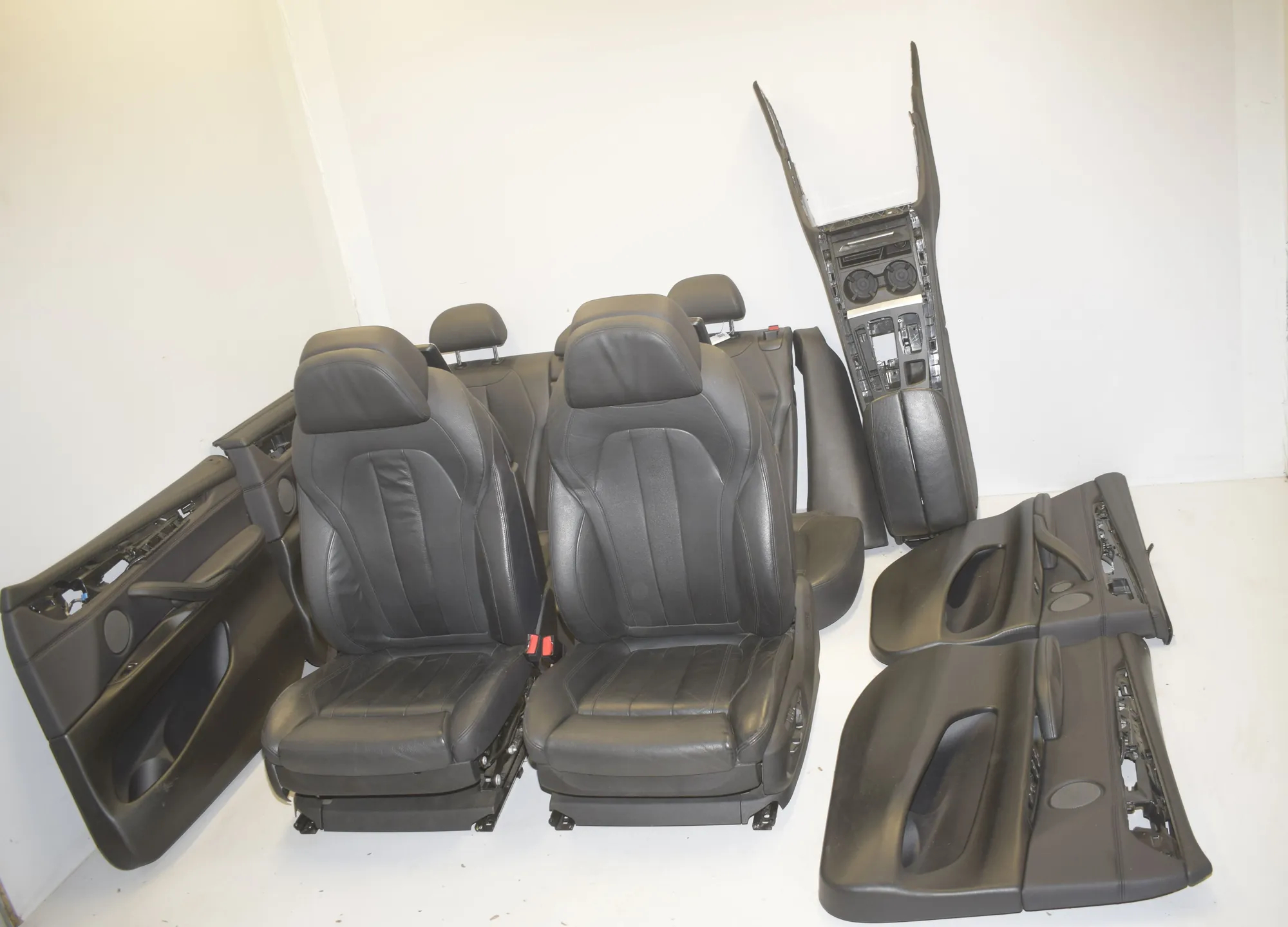 Seat set – OEM 9321038 · BMW X5 (F15, F85) M 50 d 2014 – 2