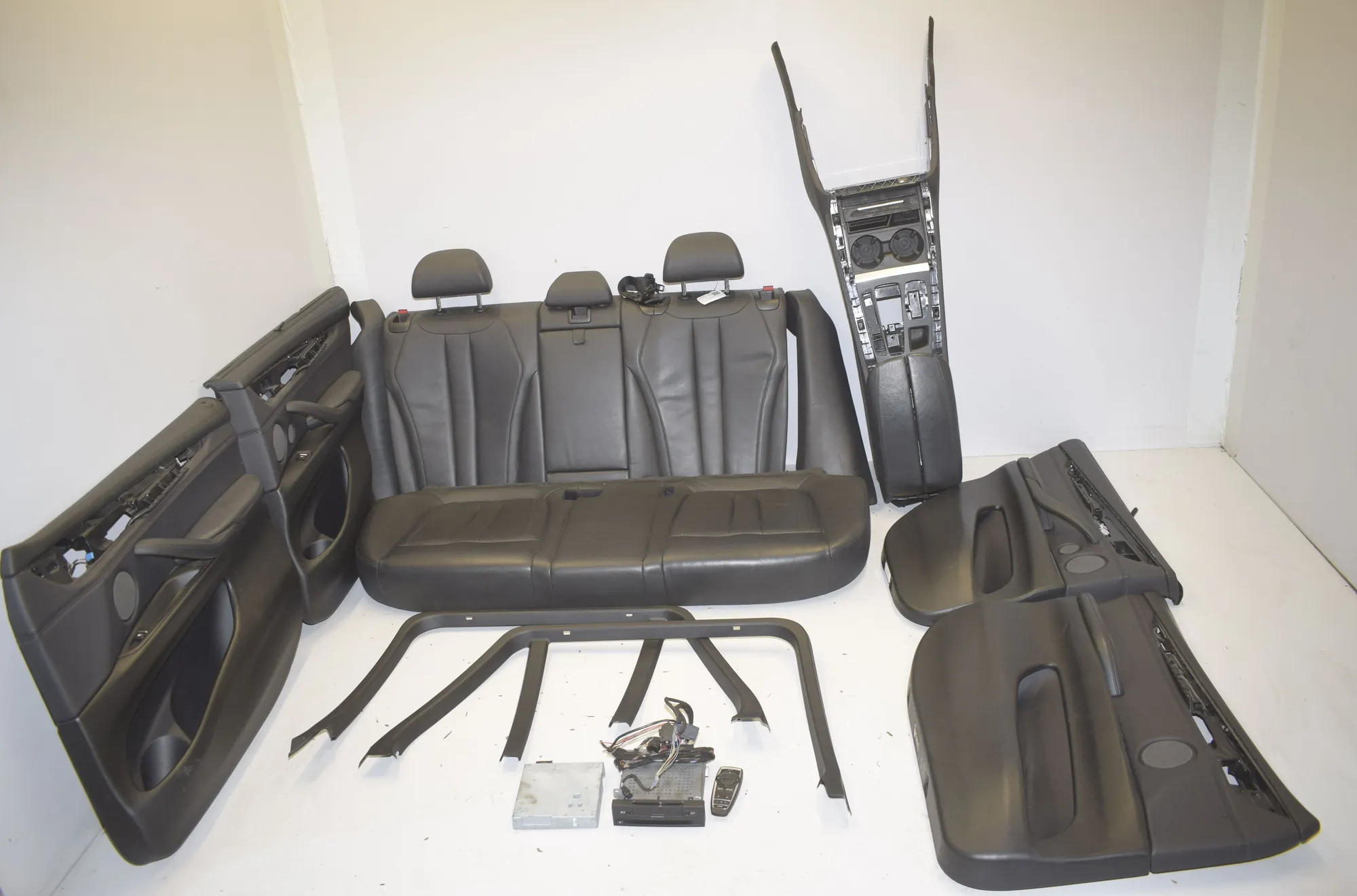 Seat set – OEM 9321038 · BMW X5 (F15, F85) M 50 d 2014 – 11