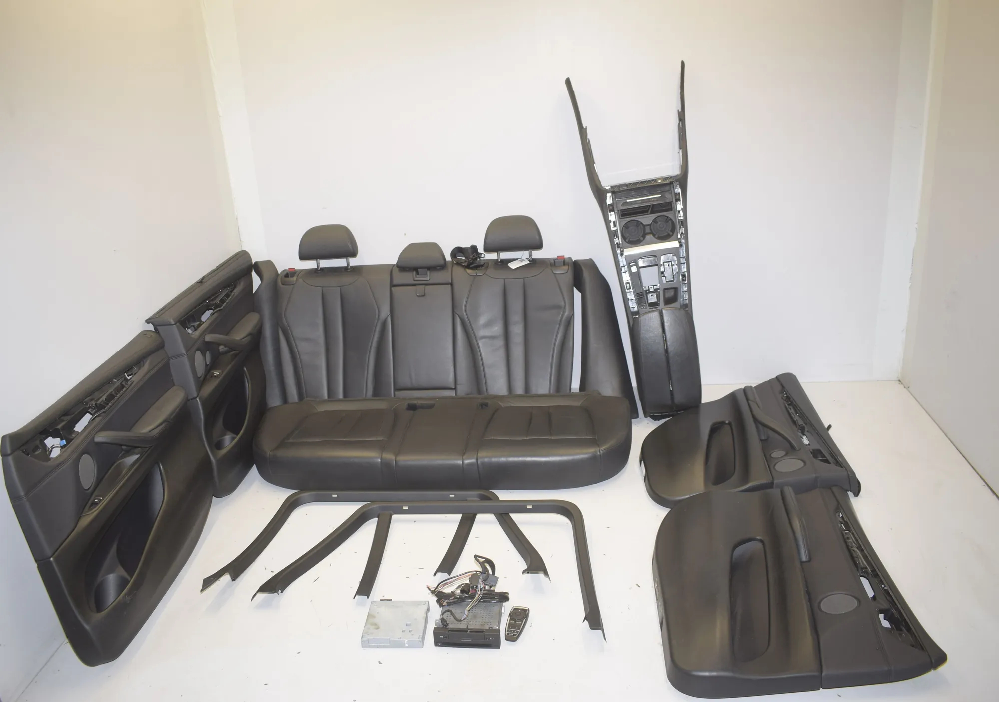 Seat set – OEM 9321038 · BMW X5 (F15, F85) M 50 d 2014 – 10