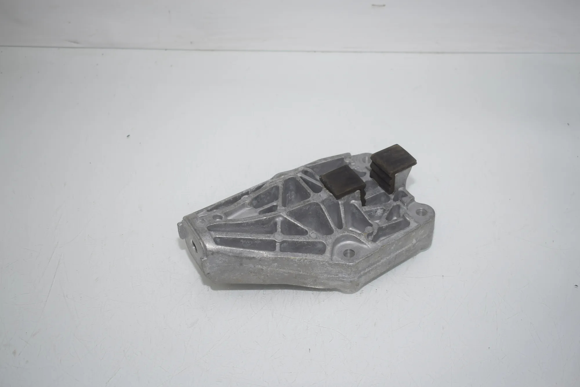 Left Side Engine Bracket – OEM 9796448 · BMW X1 (U11) (2022 - -) BMW X1 (U11) 2024