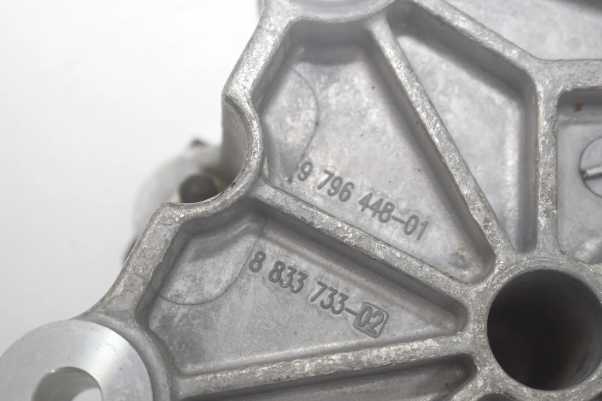 Left Side Engine Bracket – OEM 9796448 · BMW X1 (U11) (2022 - -) BMW X1 (U11) 2024 – 4