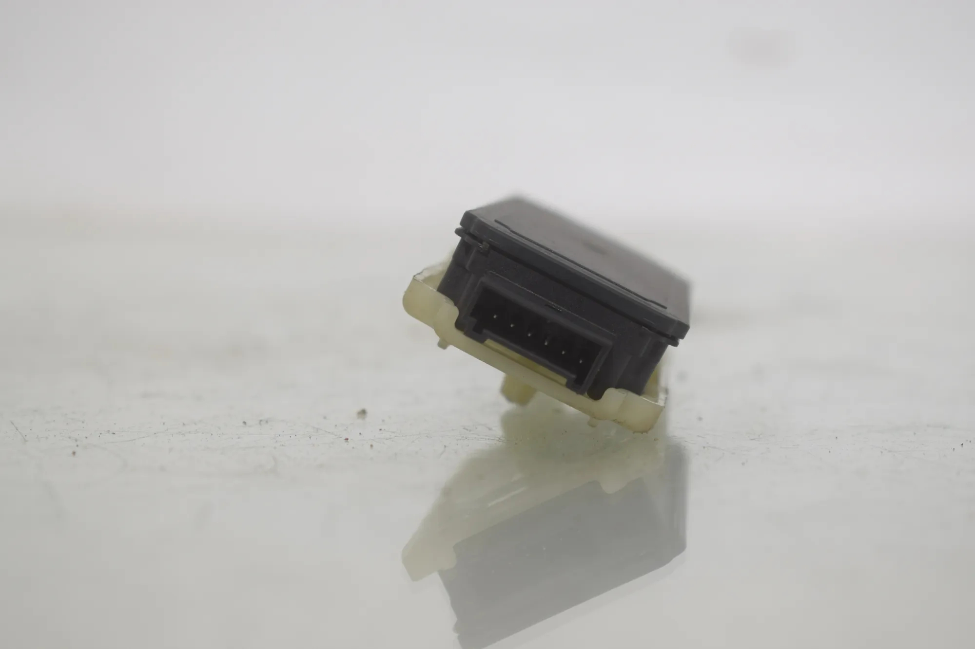 Antenna control unit – OEM 5A320A9 · BMW X1 (U11) (2022 - -) BMW X1 (U11) 2024 – 4