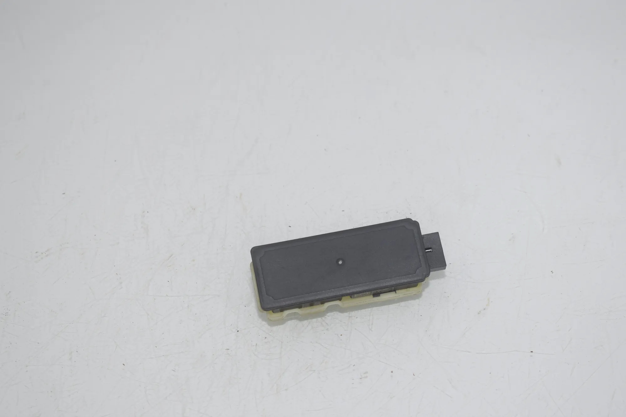 Antenna control unit – OEM 5A320A9 · BMW X1 (U11) (2022 - -) BMW X1 (U11) 2024