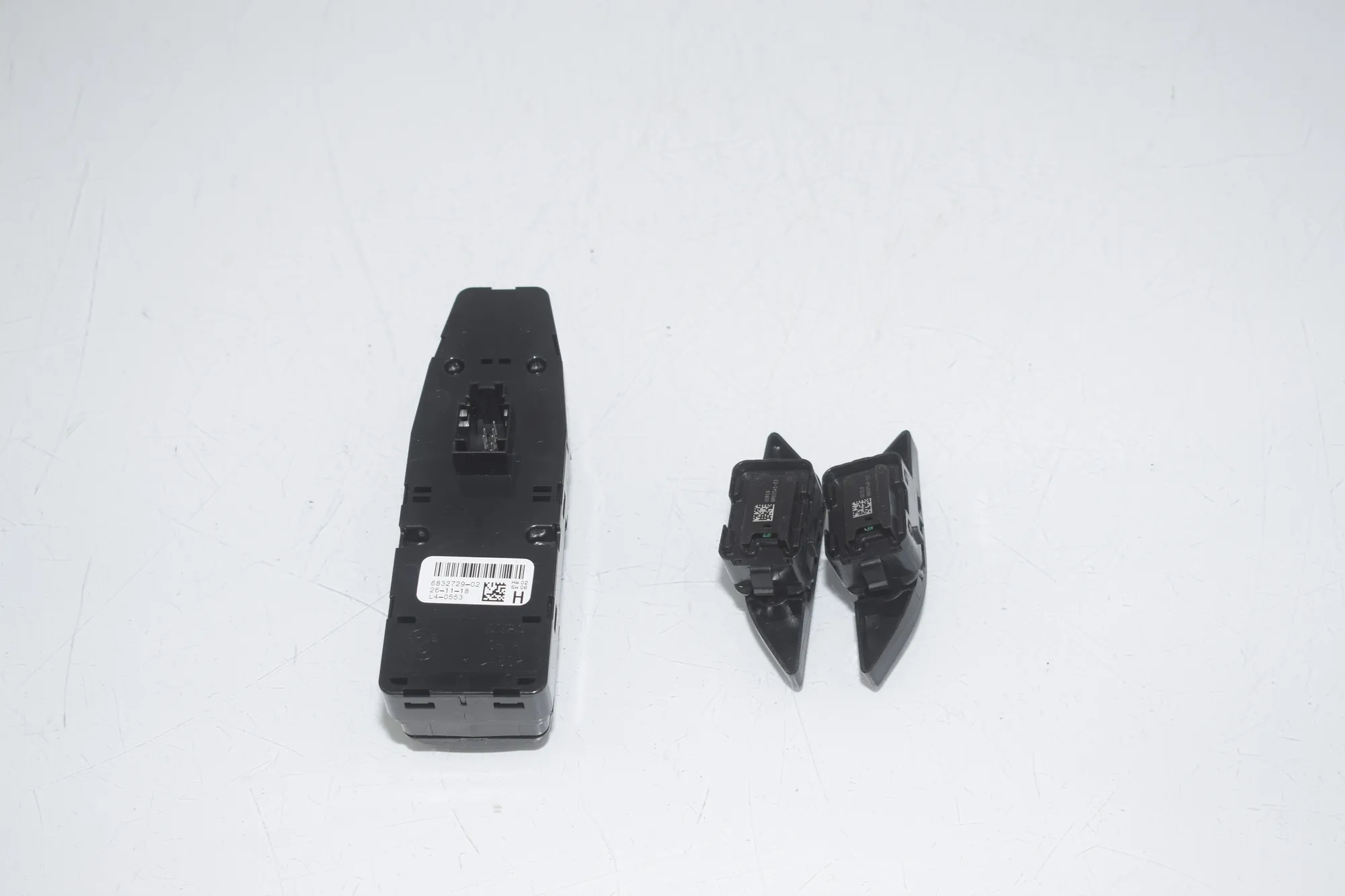Front Left Door Window Switch – OEM 6832729 · BMW 5 Touring (G31) (2017 - -) 520 d 2019 – 4