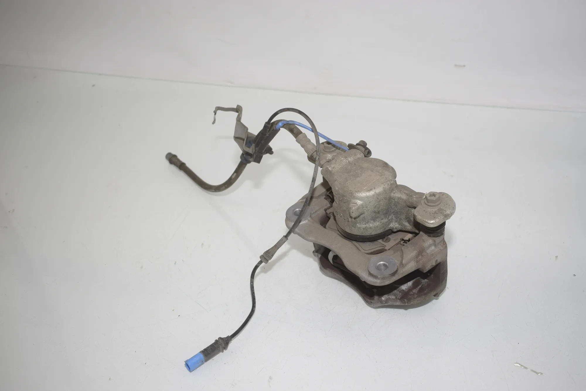 Front Left Brake Caliper – OEM 6891043 · BMW X1 (U11) (2022 - -) BMW X1 (U11) 2024 – 4