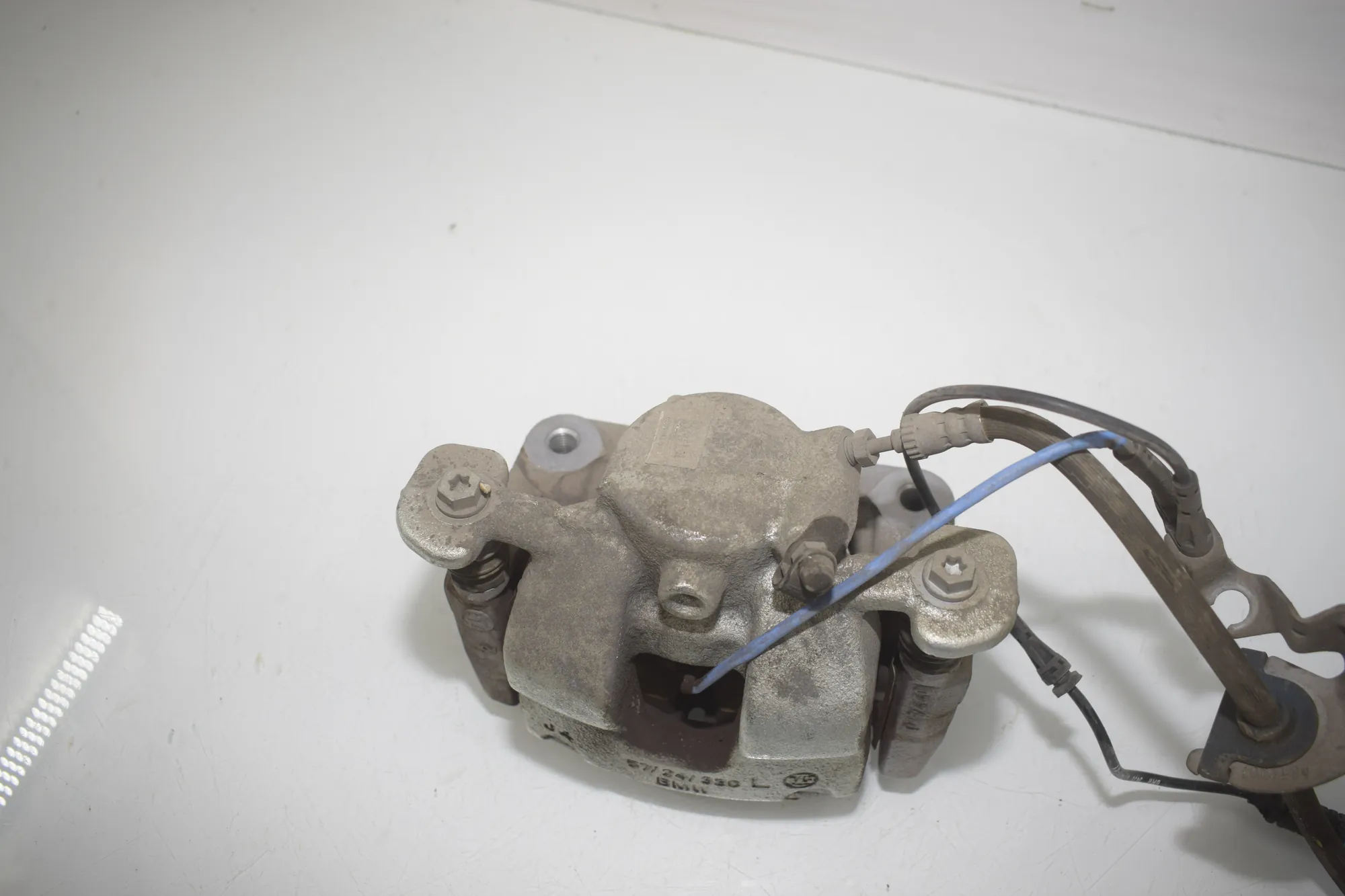 Front Left Brake Caliper – OEM 6891043 · BMW X1 (U11) (2022 - -) BMW X1 (U11) 2024 – 3