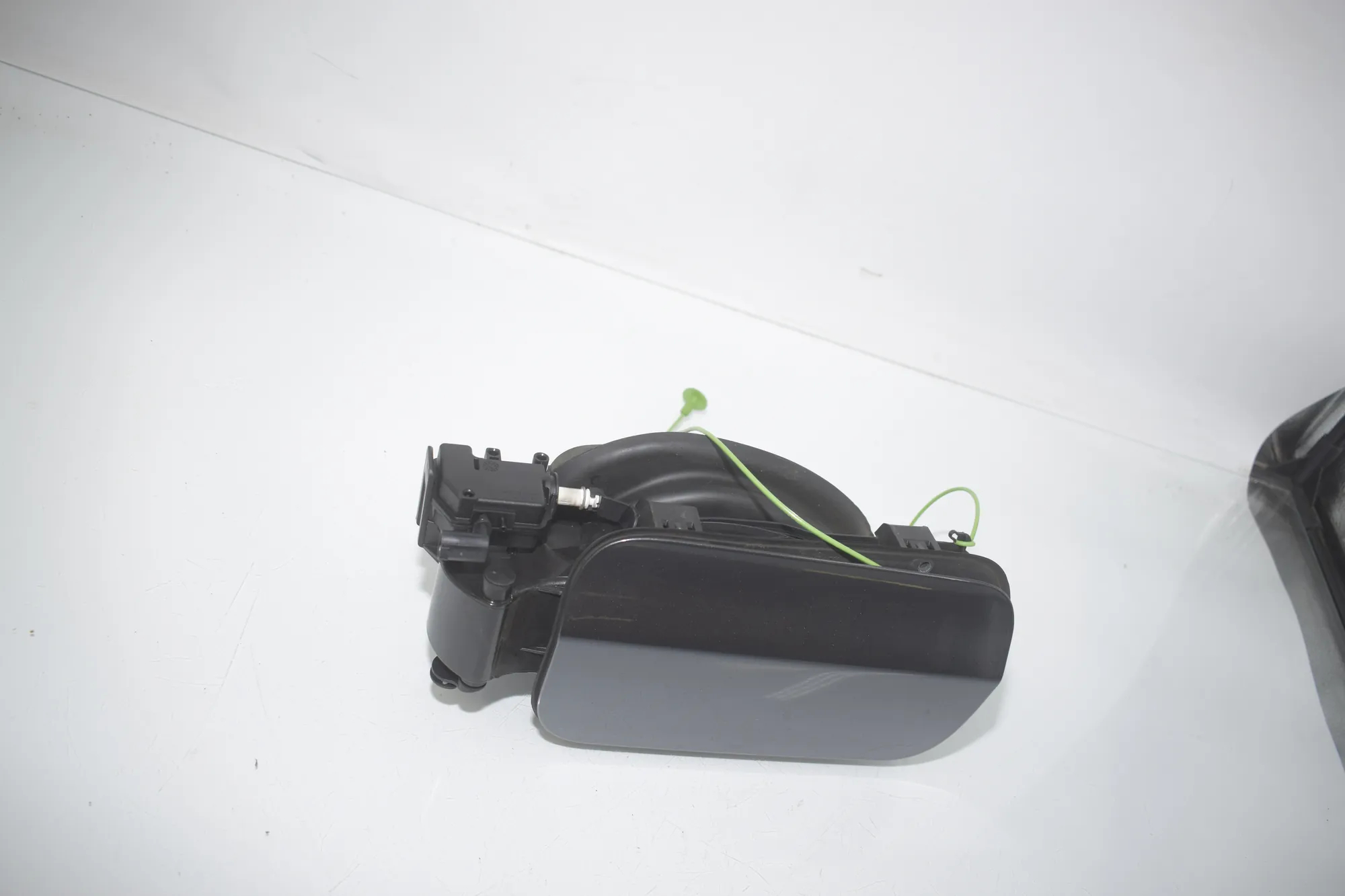 Fuel Tank Flap Cap – OEM 7238100 · BMW 3 Touring (F31) 320 d 2012 – 2