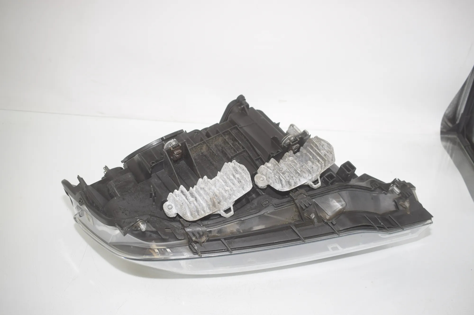 Front Left Headlight – OEM 7259527 · BMW 3 Touring (F31) 320 d 2012 – 8