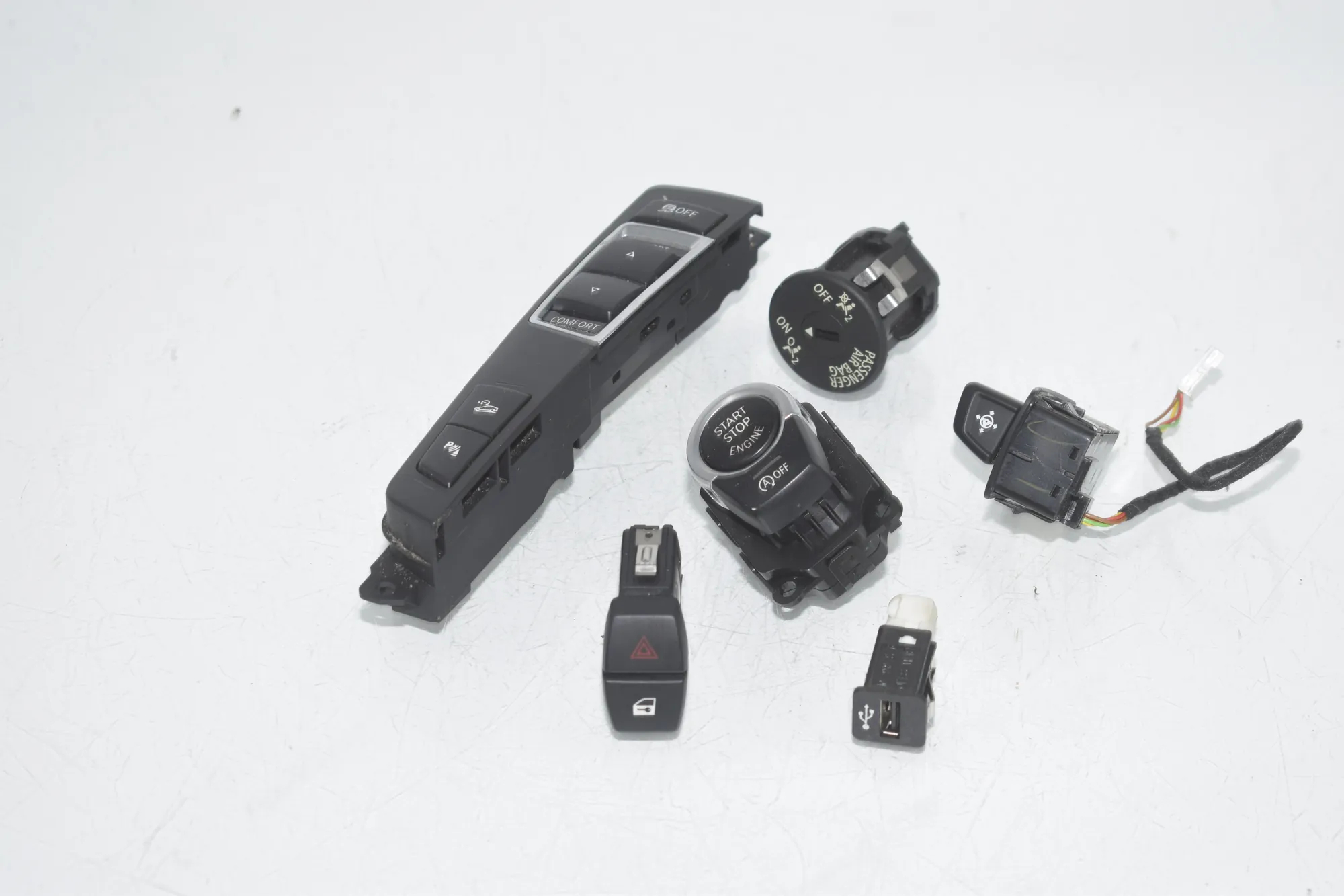 Switches – OEM 9202948 · BMW 5 Touring (F11) 530 d xDrive 2011