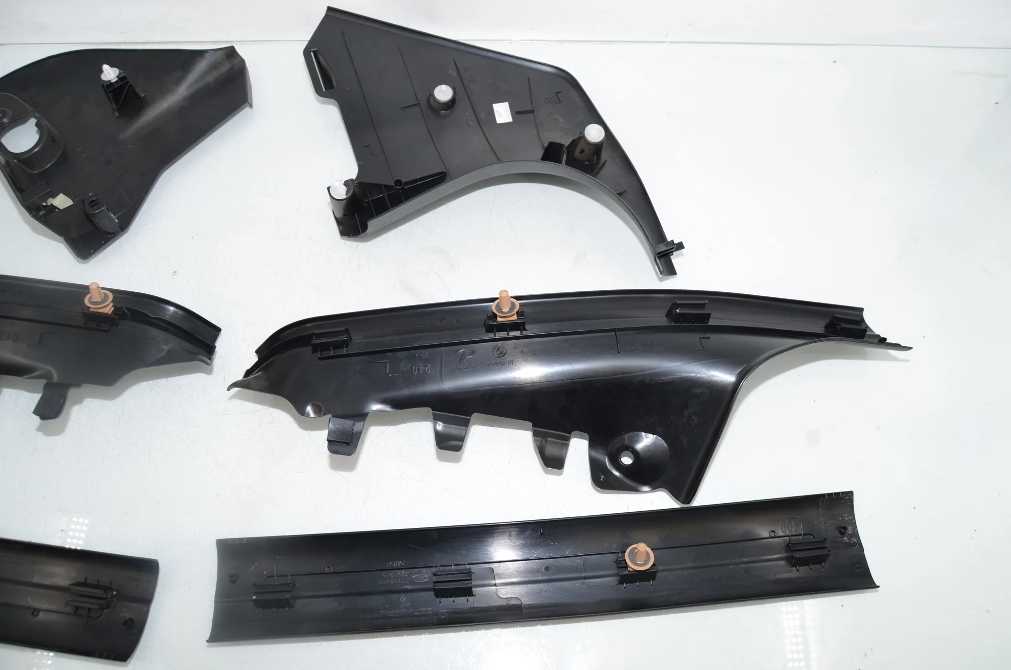 Front Right Interior Step Trim – OEM 7221915 · BMW 3 Touring (F31) 320 d 2012 – 4