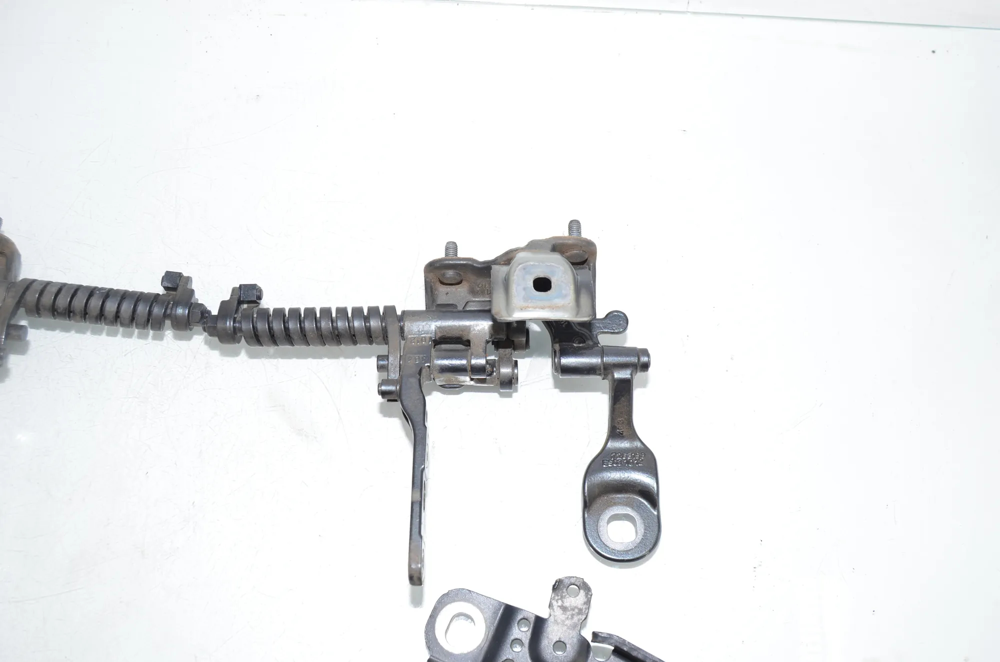 Bonnet Hood Hinge Set – OEM 7286343 · BMW 3 Touring (F31) 320 d 2012 – 4