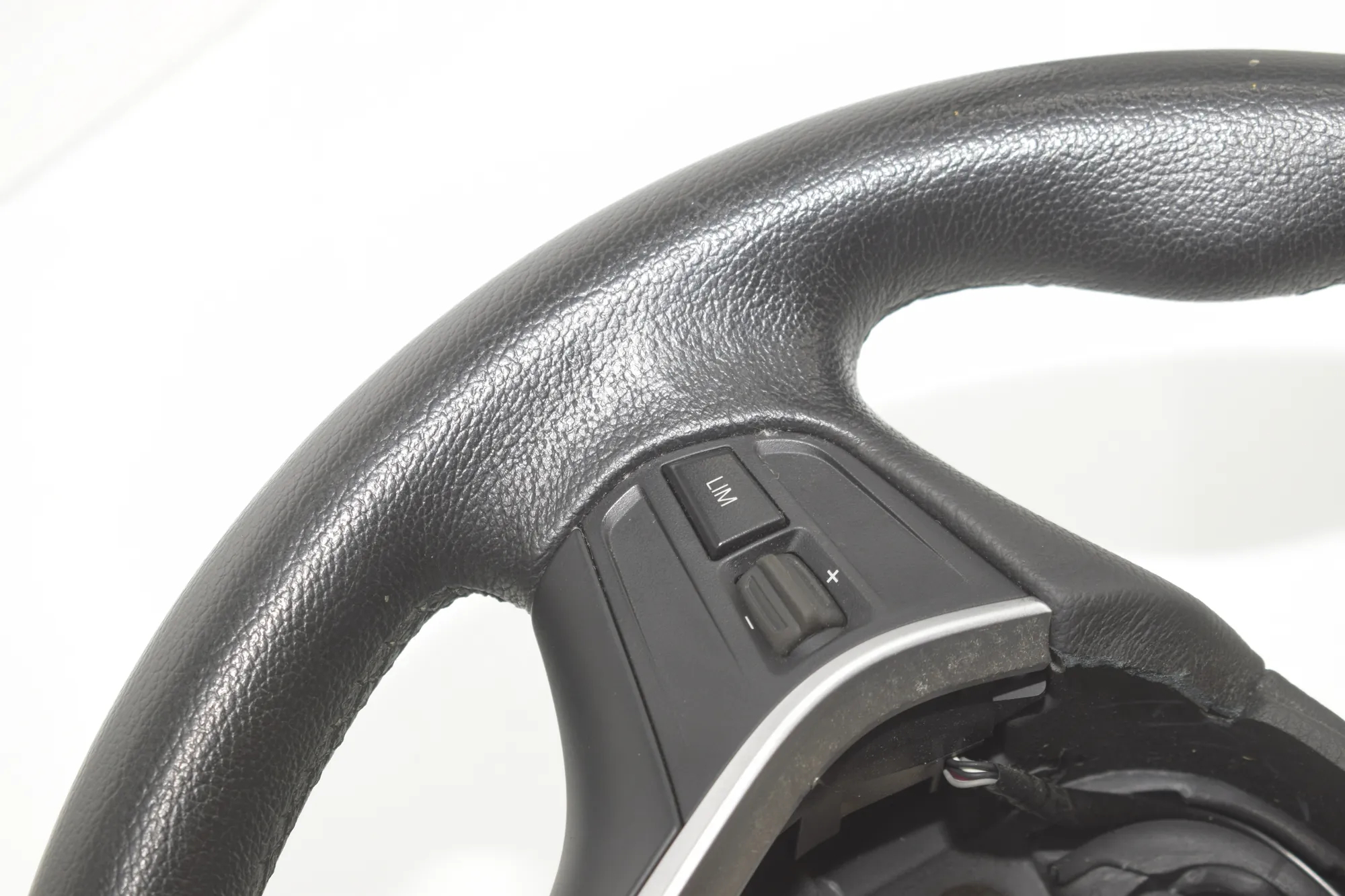 Steering Wheel – OEM 6791310 · BMW 3 Touring (F31) 320 d 2012 – 6