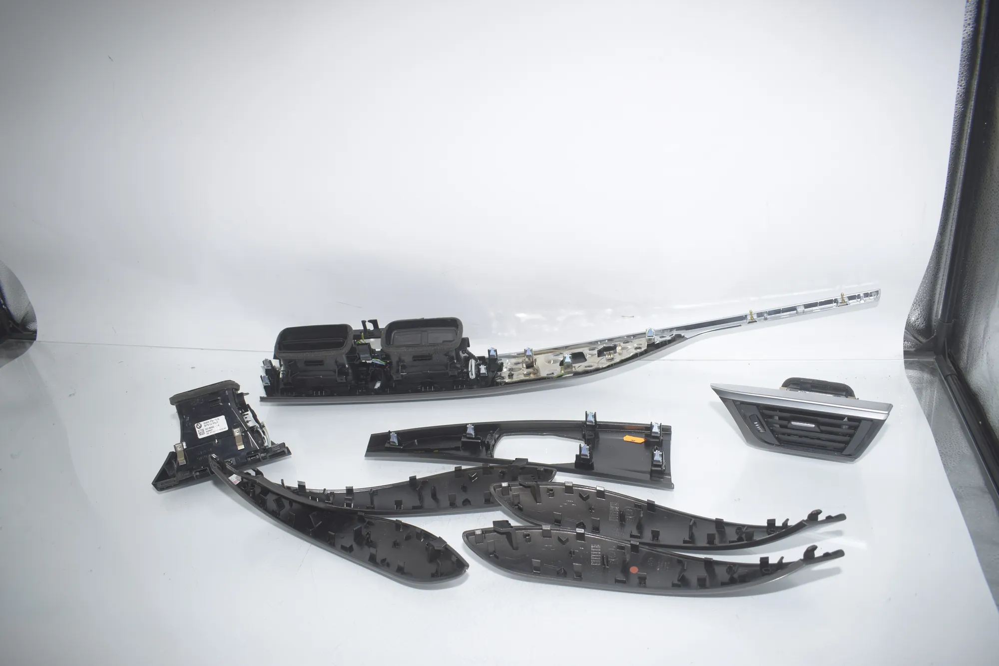 Interior Trim Strips Kit – OEM 9218550 · BMW 3 Touring (F31) 320 d 2012 – 6