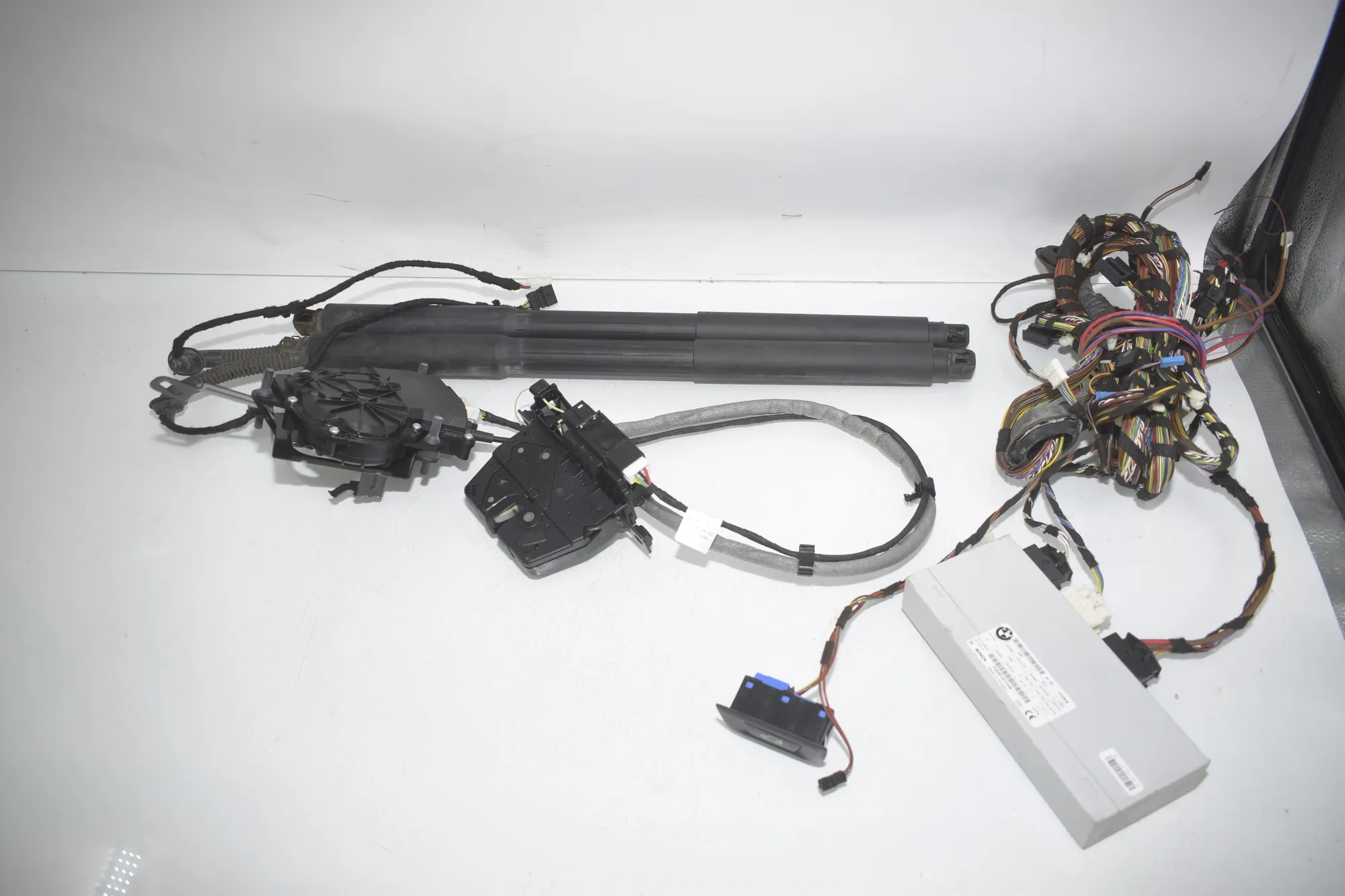 Electric Tailgate Opening Kit – OEM 9275119 · BMW 3 Touring (F31) 320 d 2012 – 2
