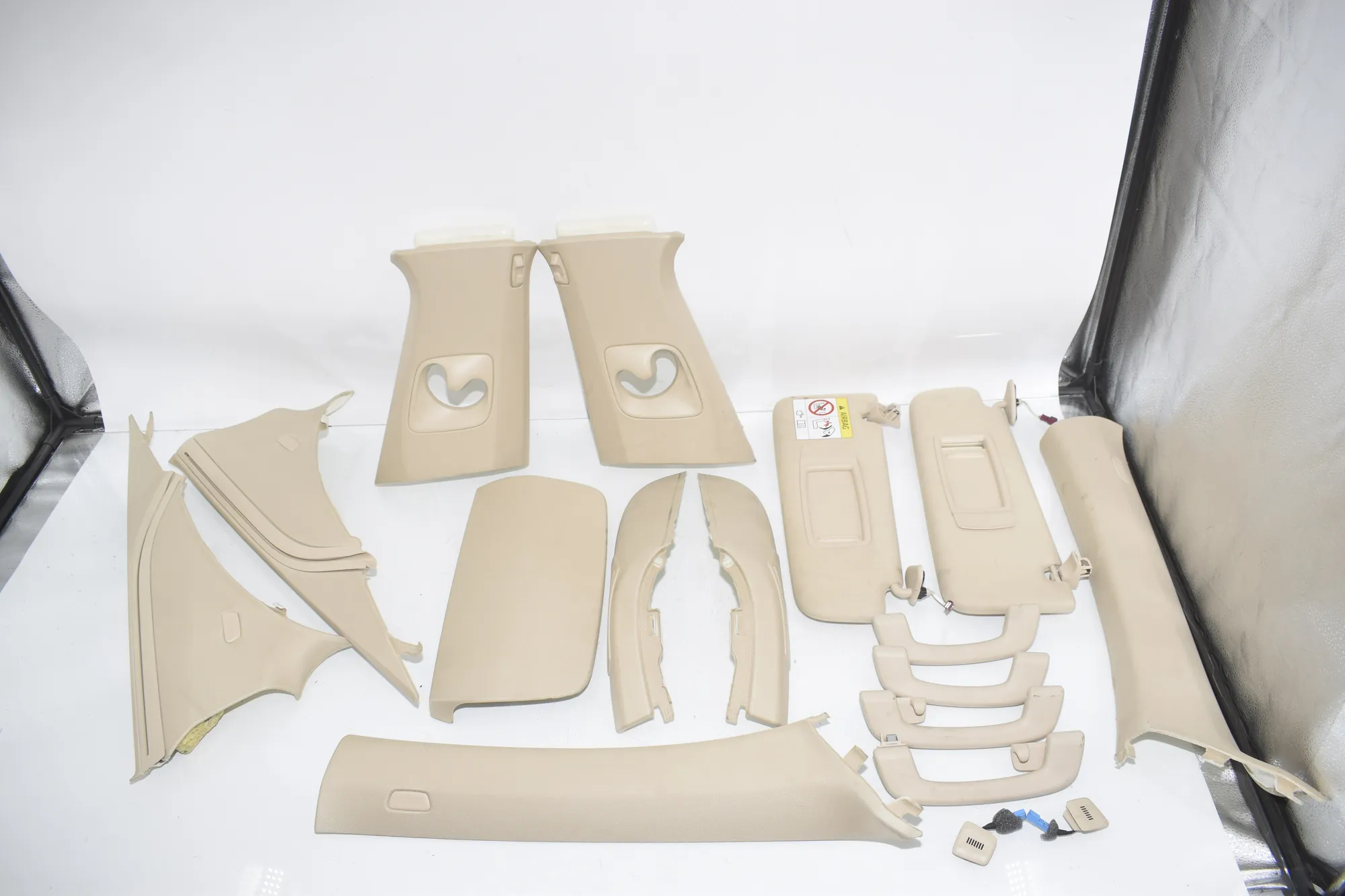 Interior Side Pillars Trim Kit – OEM 7408153 · BMW 7 (G11, G12) 750 d, Ld xDrive 2016 – 3
