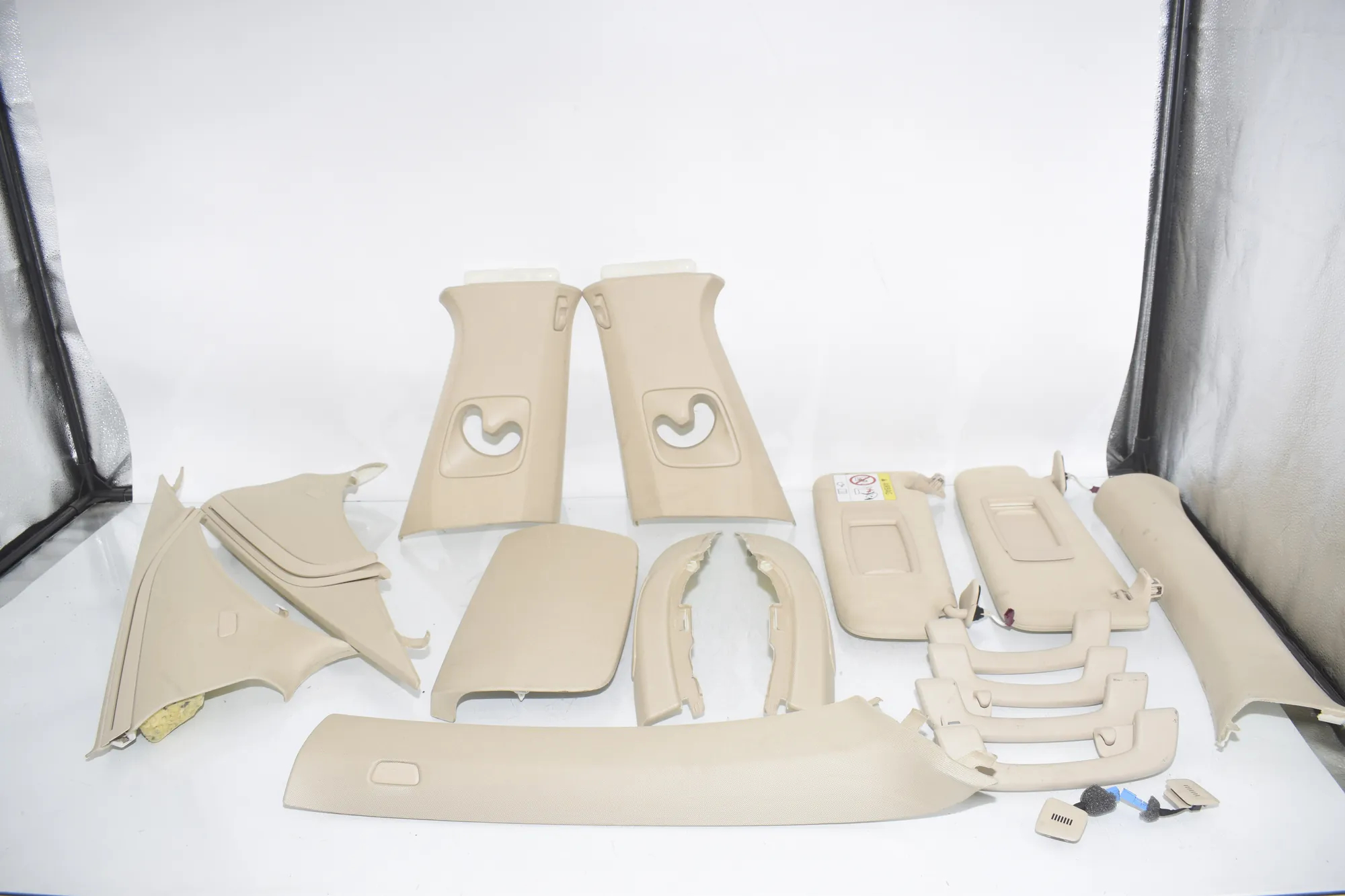 Interior Side Pillars Trim Kit – OEM 7408153 · BMW 7 (G11, G12) 750 d, Ld xDrive 2016