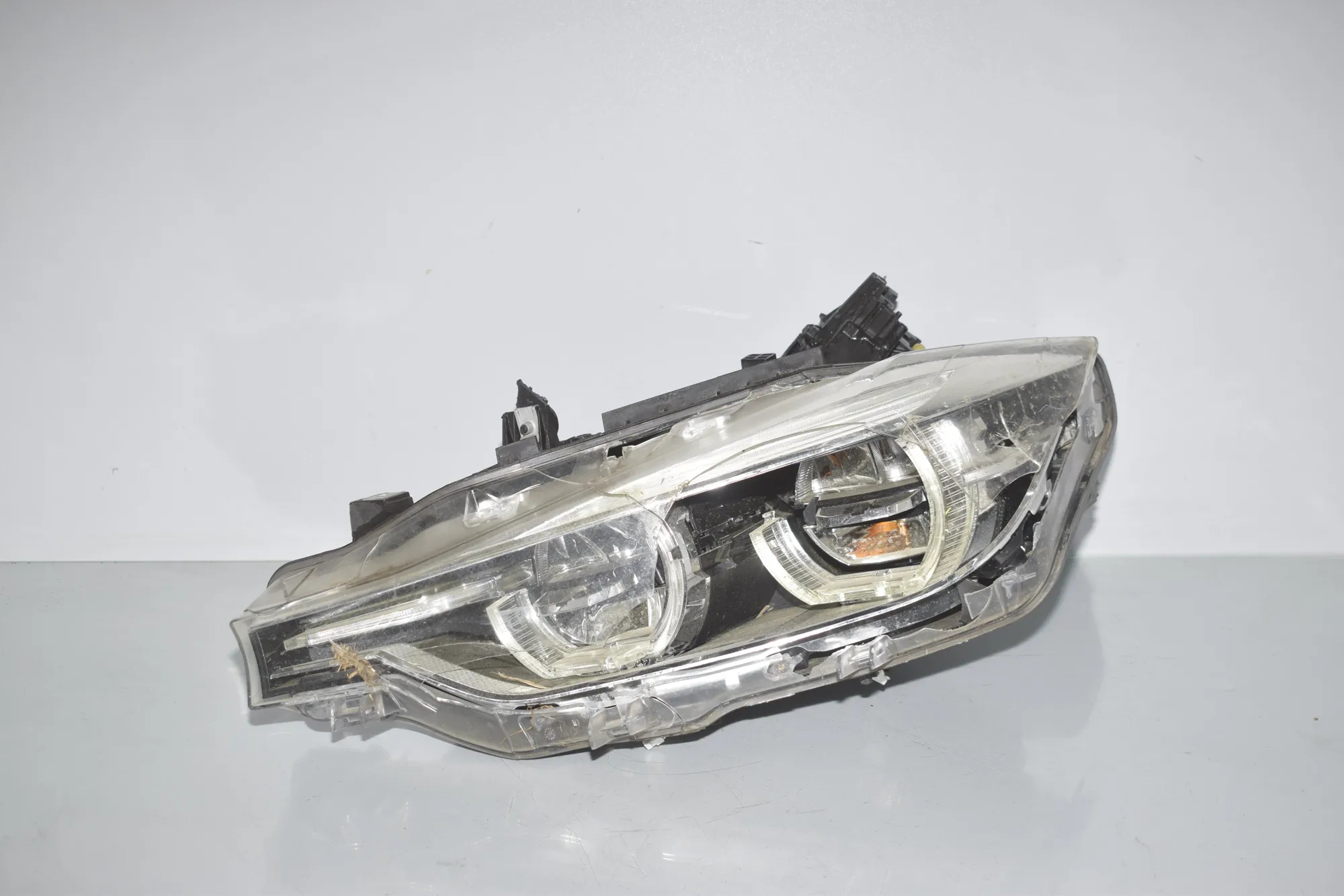 Front Left Headlight – OEM 198661-01 · BMW 3 Touring (F31) 318 d 2016