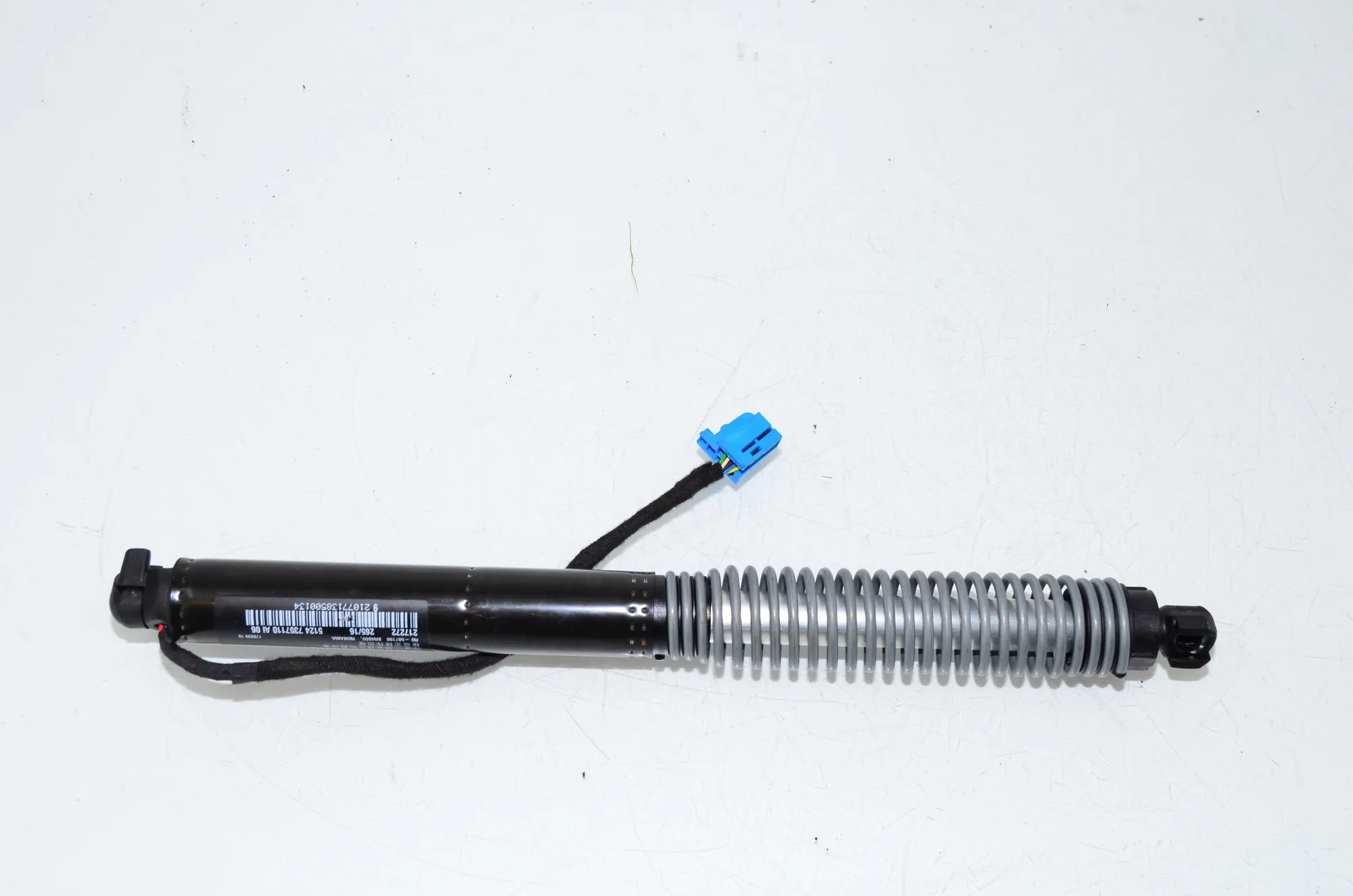 Right Side Tailgate Gas Strut – OEM 7357110 · BMW 7 (G11, G12) 750 d, Ld xDrive 2016 – 4