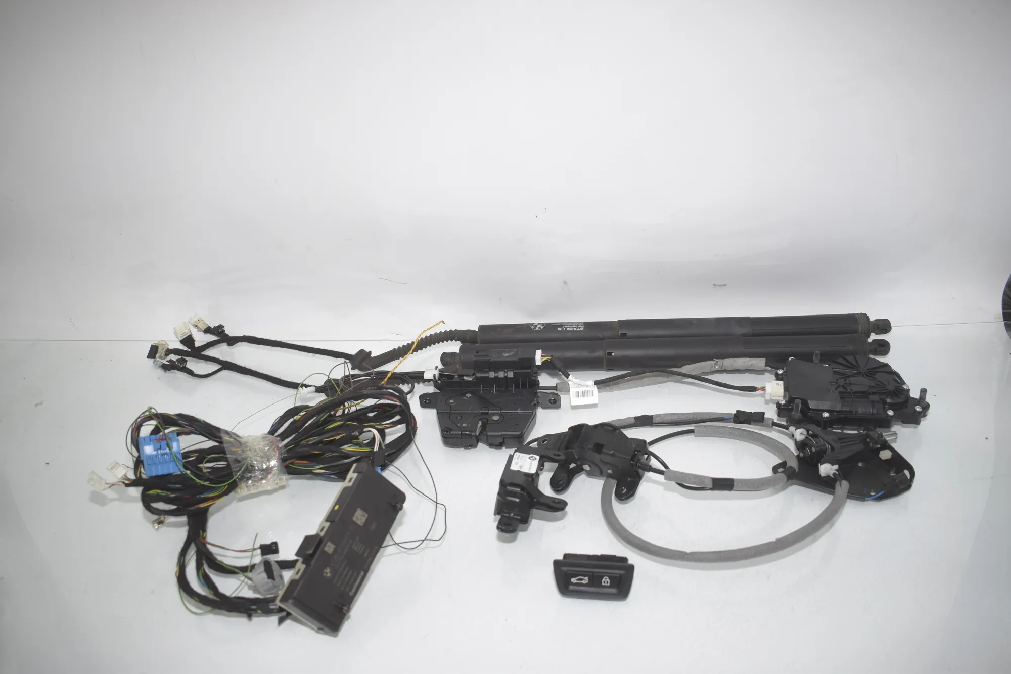 Electric Tailgate Opening Kit – OEM 8739659 · BMW X5 (F15, F85) M 2018 – 3