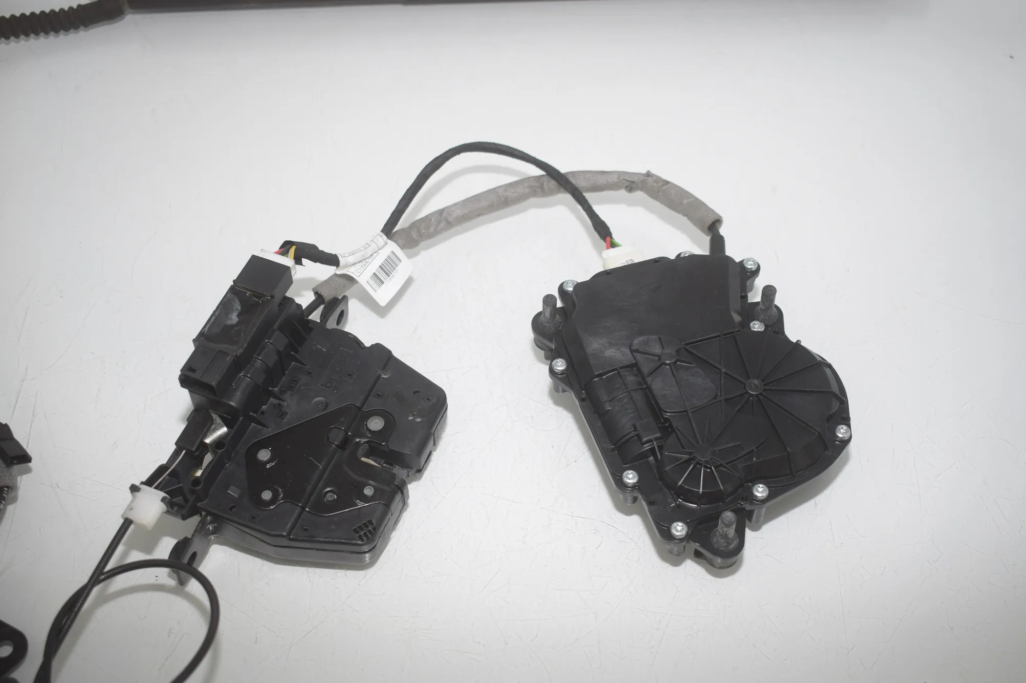 Electric Tailgate Opening Kit – OEM 8739659 · BMW X5 (F15, F85) M 2018 – 14