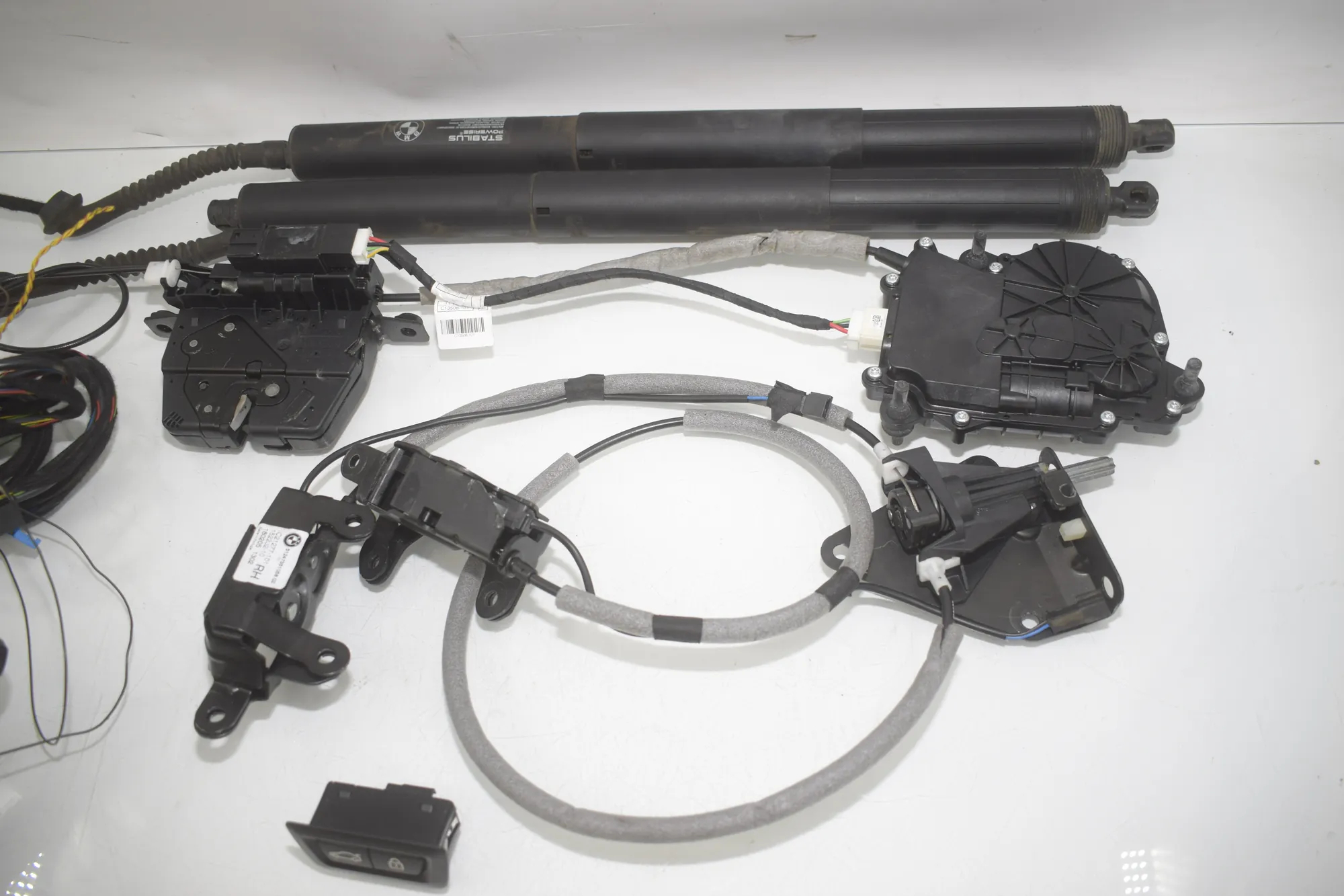 Electric Tailgate Opening Kit – OEM 8739659 · BMW X5 (F15, F85) M 2018 – 5