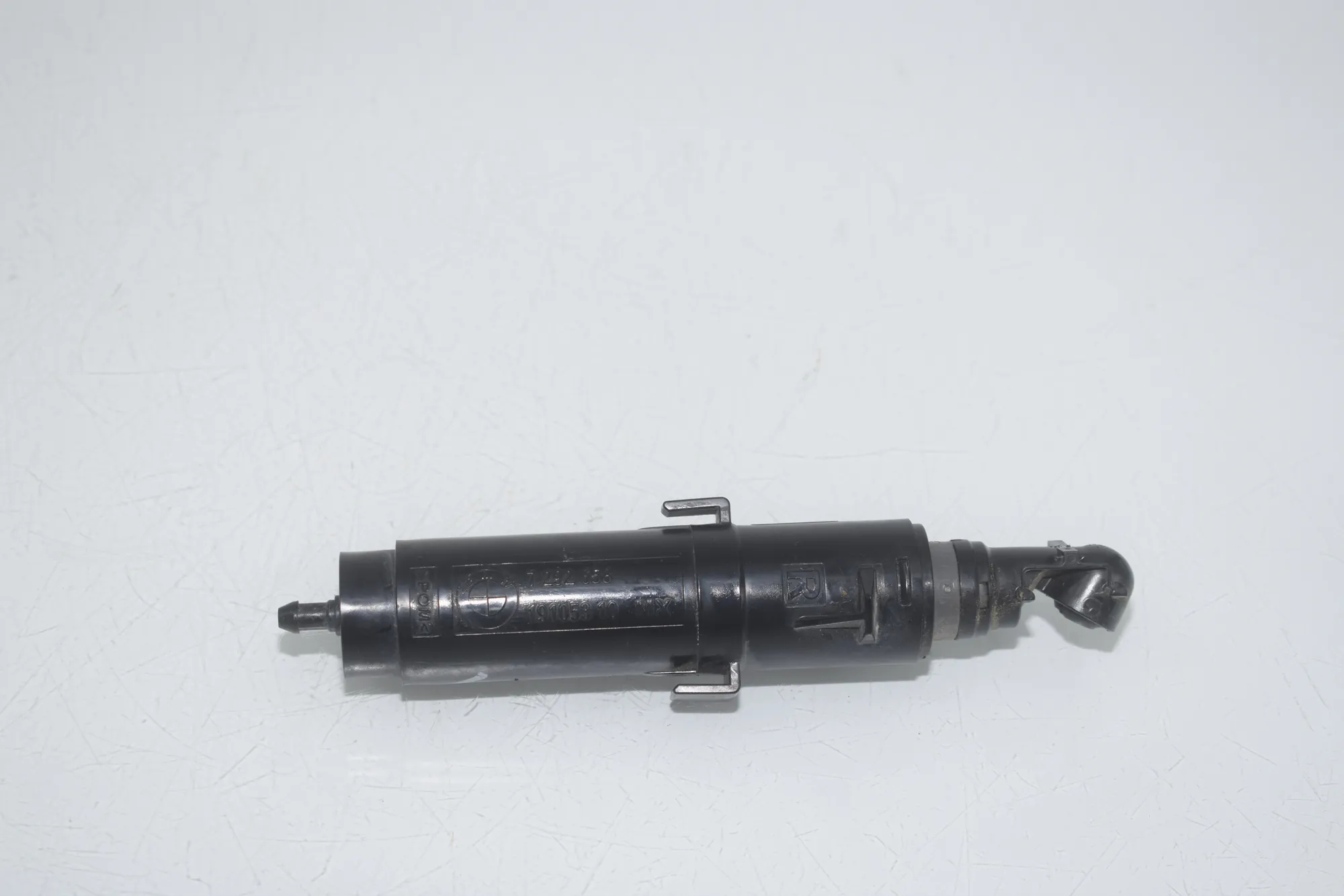 Right Headlight Washer Pump – OEM 7292658 · BMW X5 (F15, F85) M 2018