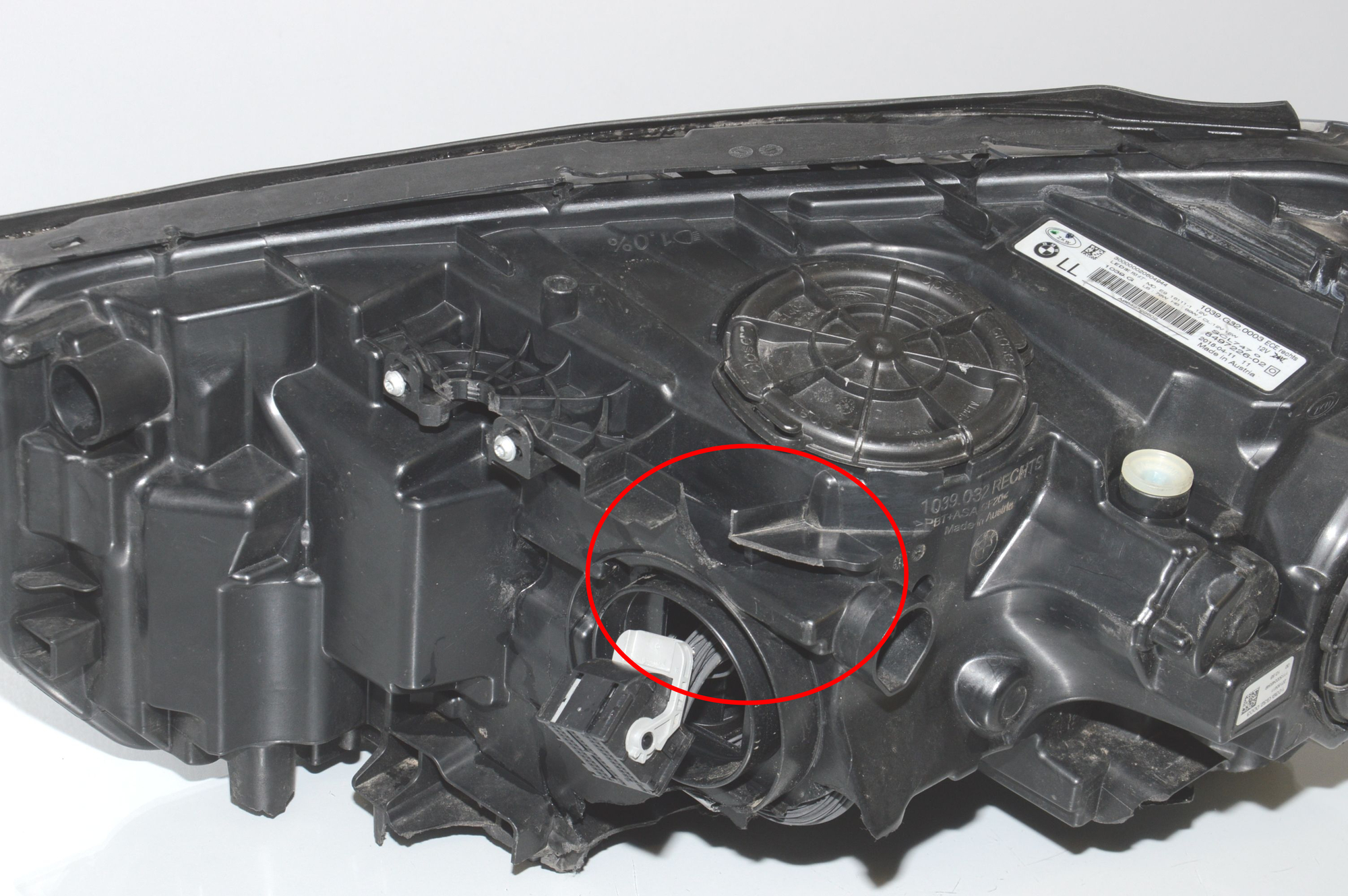 Front Right Headlight – OEM 8497226 · BMW 6 Gran Turismo (G32) (2017 - -) 640 i 2018 – 8
